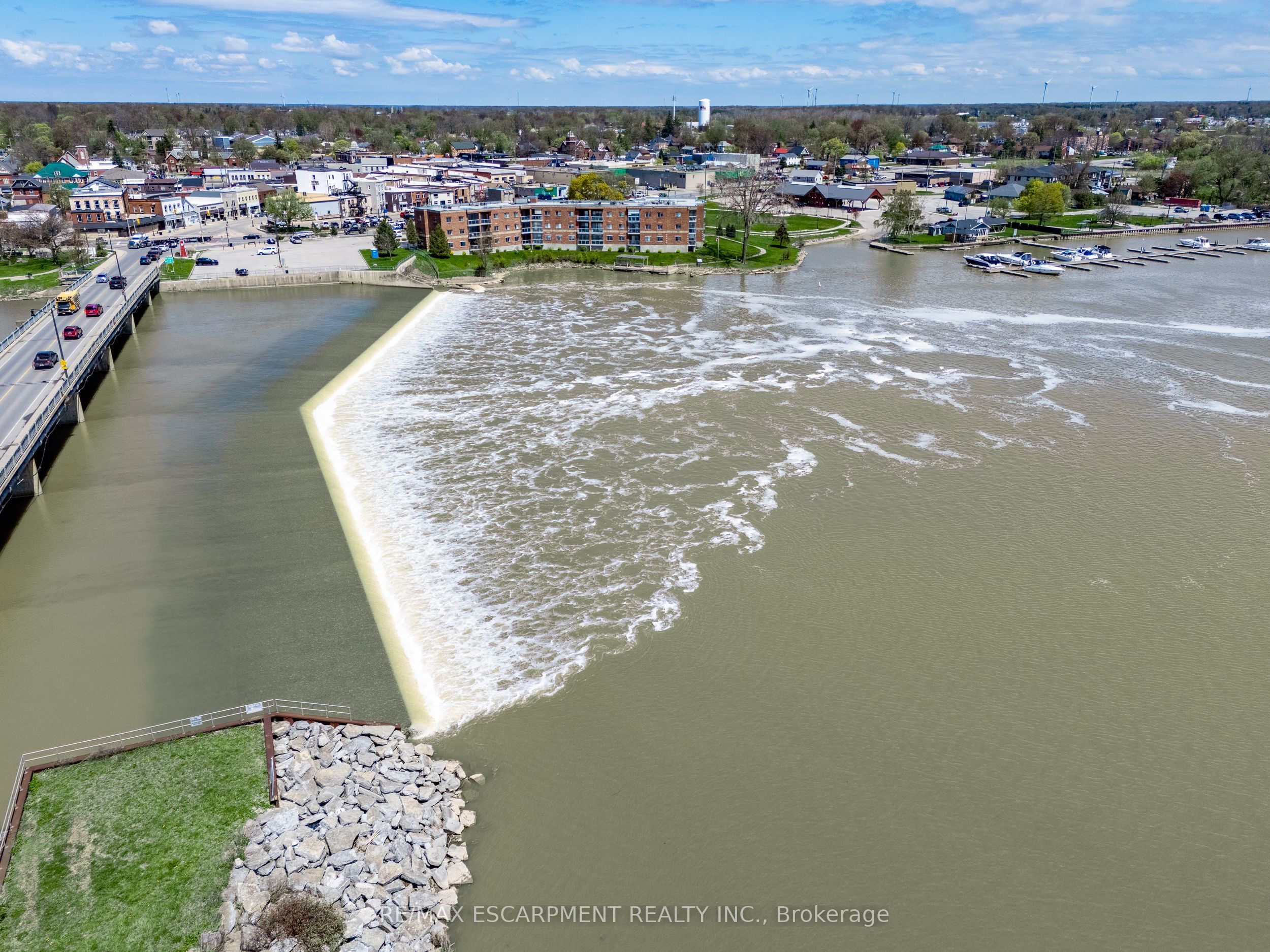 210 Main Street E 309, Haldimand, ON N1A 3G7 photo 3