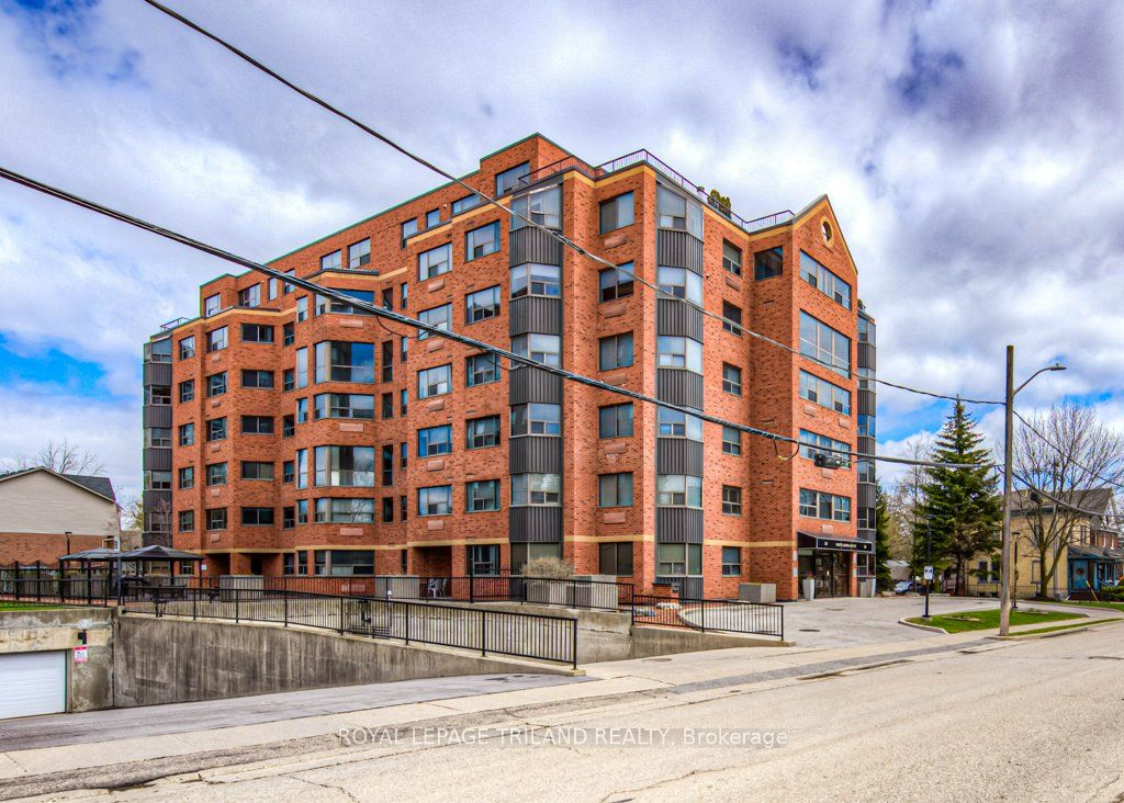 20 Ellen Street 403, Kitchener, ON N3H 6R7 photo 3