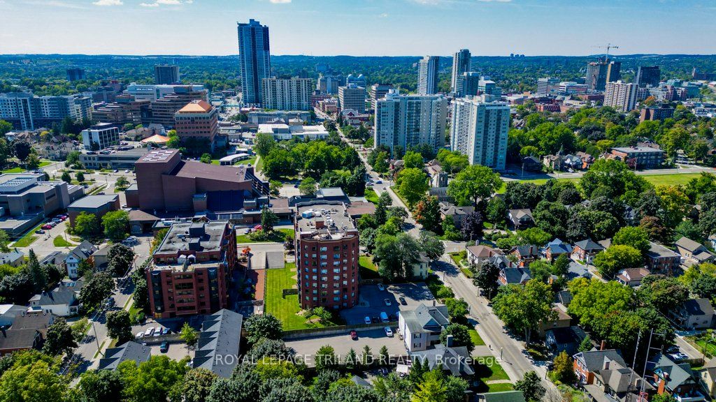 20 Ellen Street 403, Kitchener, ON N3H 6R7 photo 5