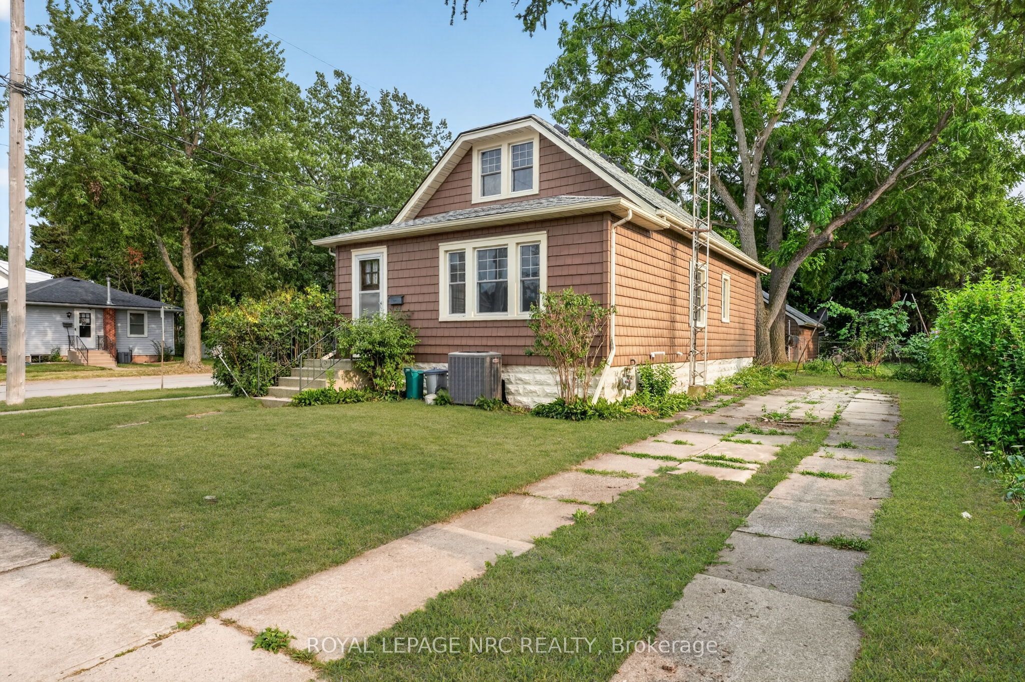 301 Dufferin Street, Fort Erie, ON L2A 2T8 photo 2