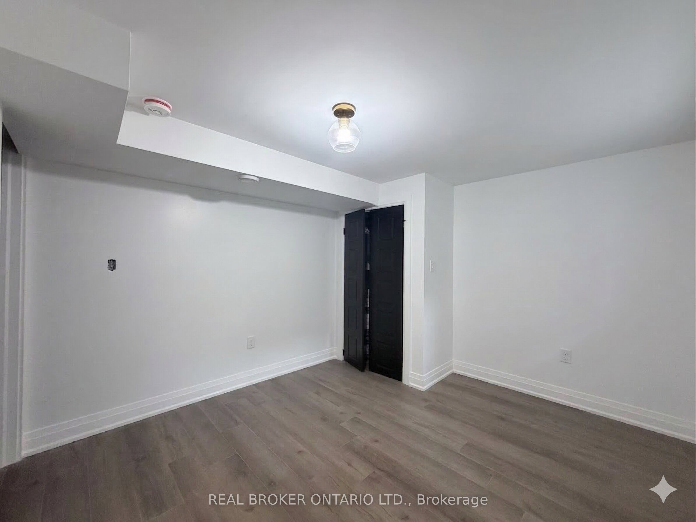 184 Ottawa Street S Basement, Hamilton, ON L8K 2E6 photo 4