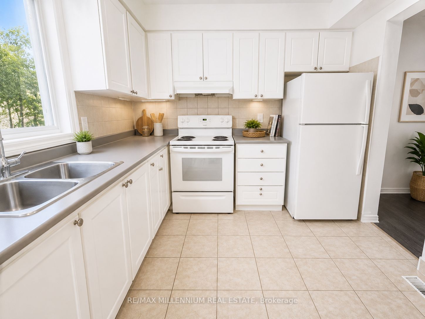 414 Stone Road 24, Guelph, ON N1G 3E1