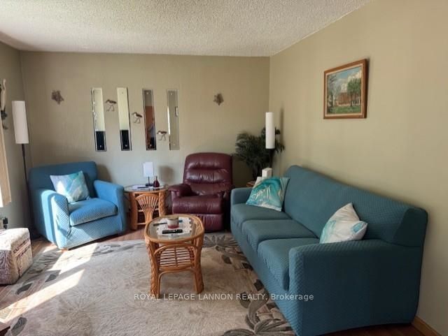 129 RAY Boulevard, Thunder Bay, ON P7B 4C5 photo 3