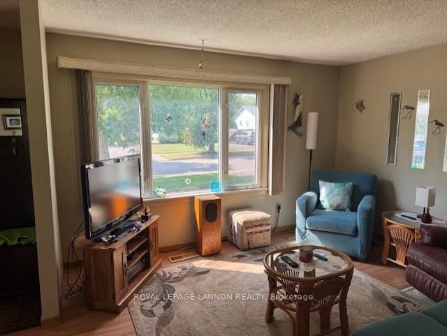 129 RAY Boulevard, Thunder Bay, ON P7B 4C5 photo 4