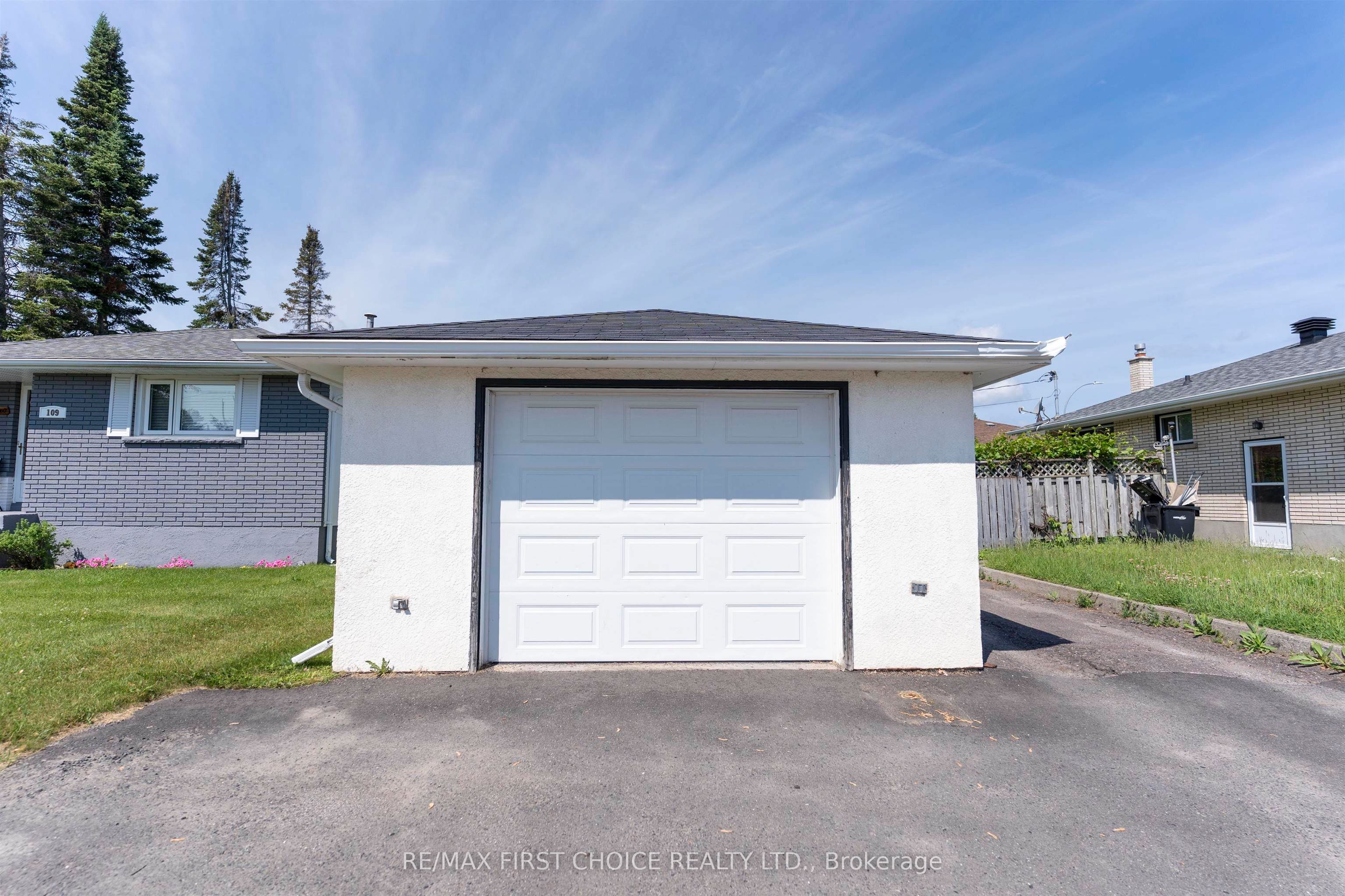 400 Victoria Avenue W, Thunder Bay, ON P7C 1G7 photo 3