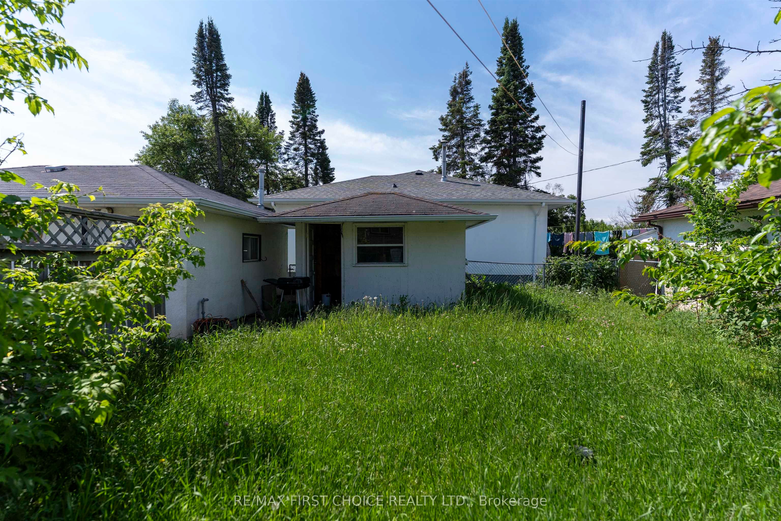 400 Victoria Avenue W, Thunder Bay, ON P7C 1G7 photo 4