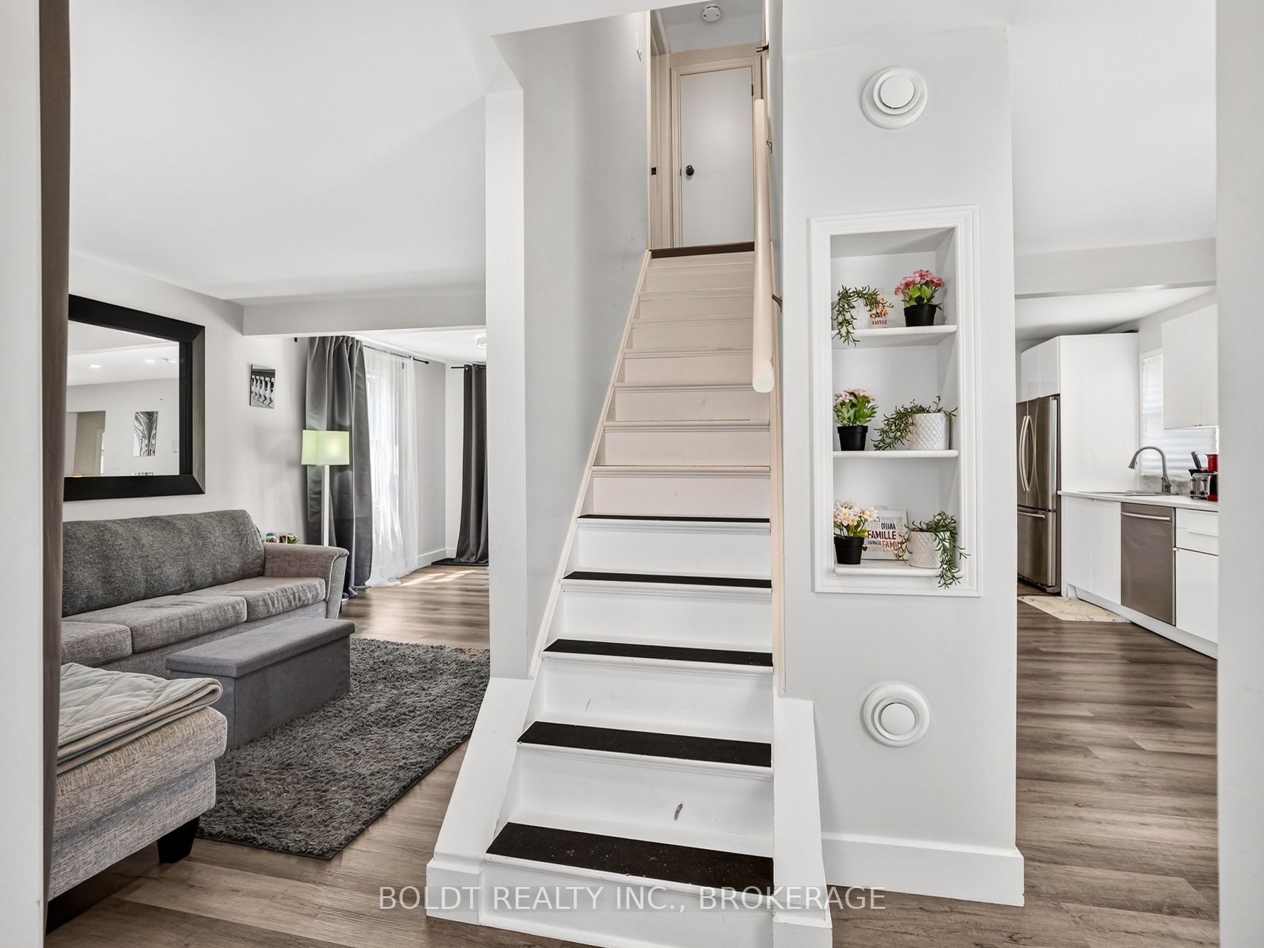 642 PENNER Road, Niagara-on-the-Lake, ON L0S 1J0 photo 5