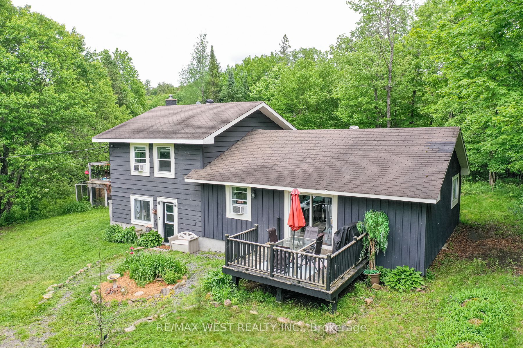 365 Clearwater Lake Road, Huntsville, ON P0B 1L0 photo 2