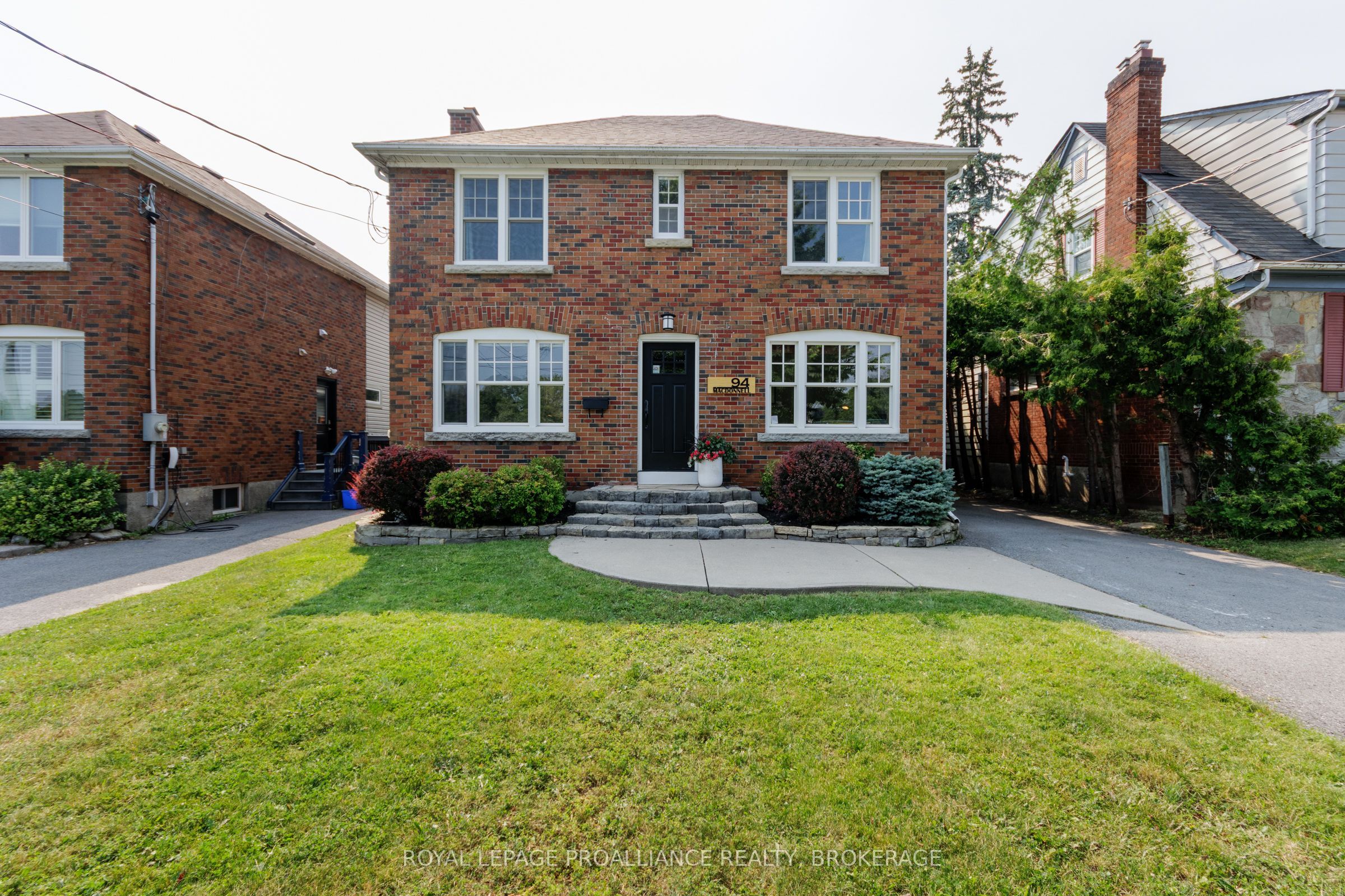 94 Macdonnell Street N, Kingston, ON K7L 4B7