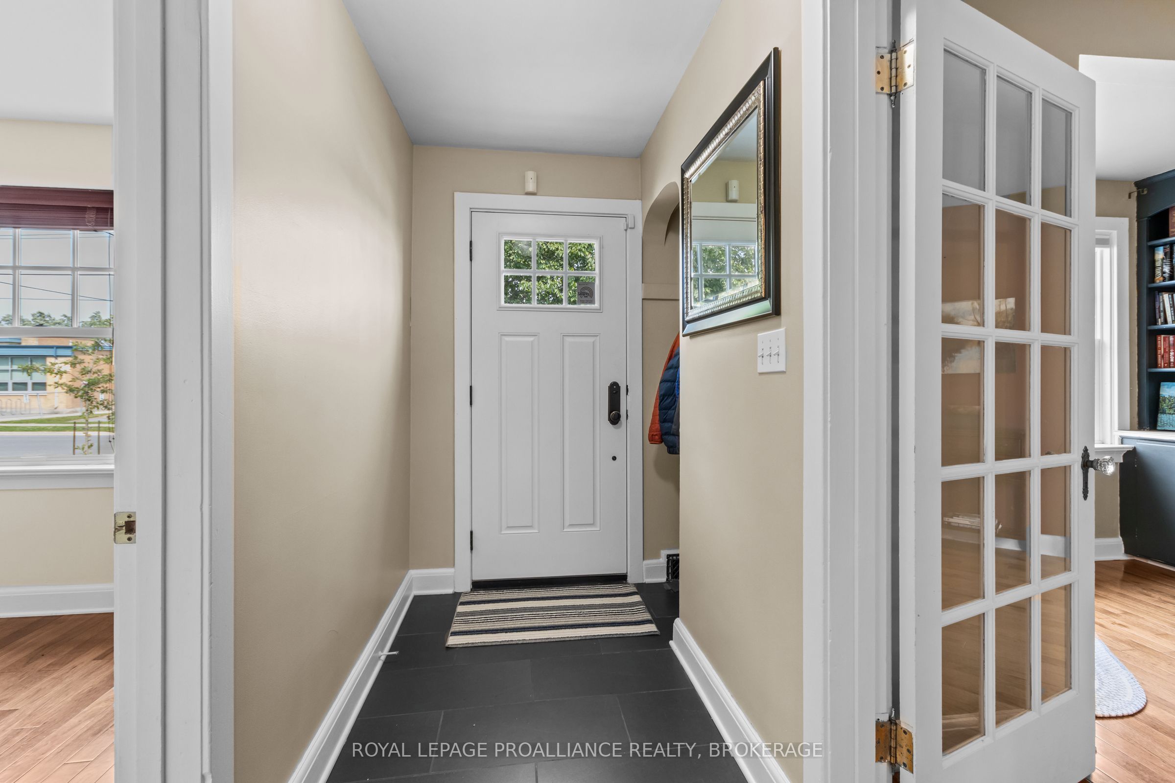 94 Macdonnell Street N, Kingston, ON K7L 4B7 photo 5