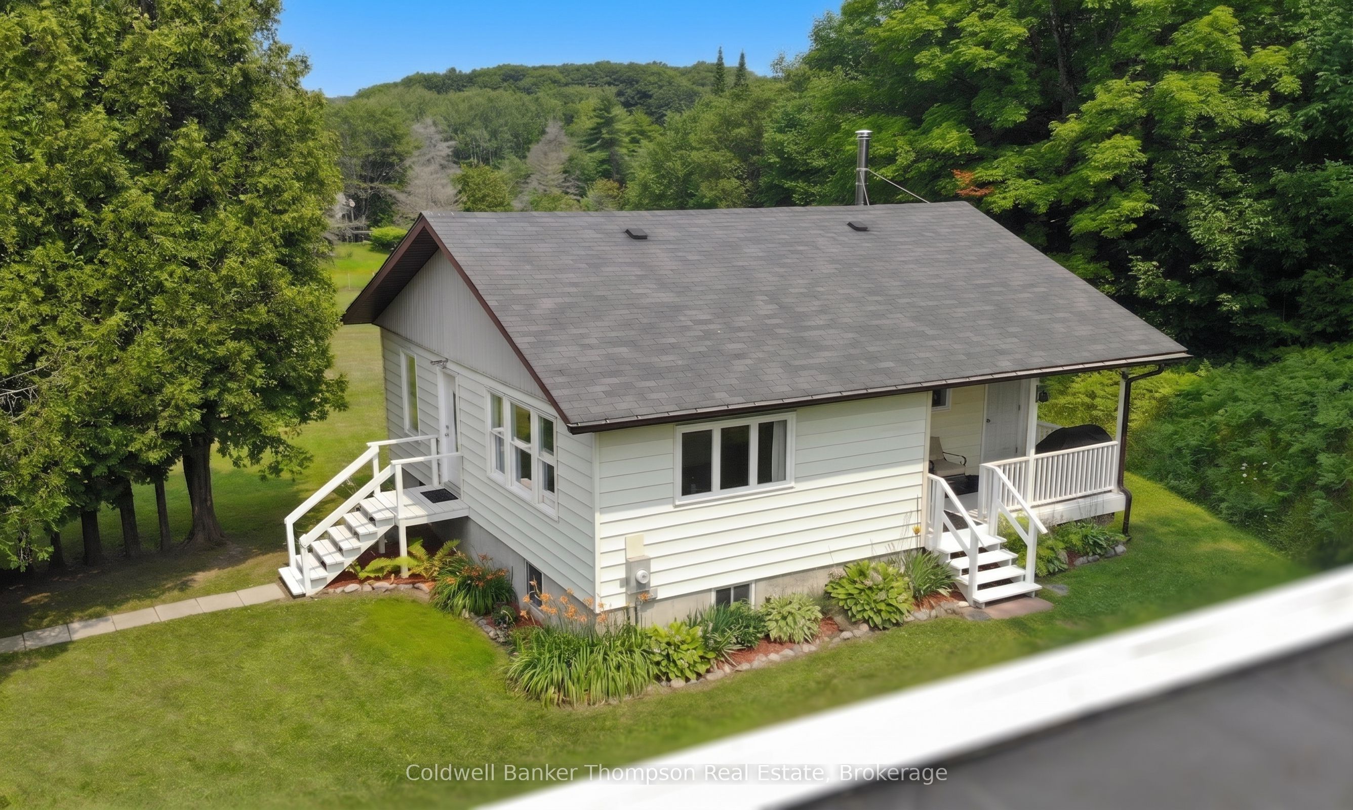 949 Raymond Road, Muskoka Lakes, ON P0B 1M0