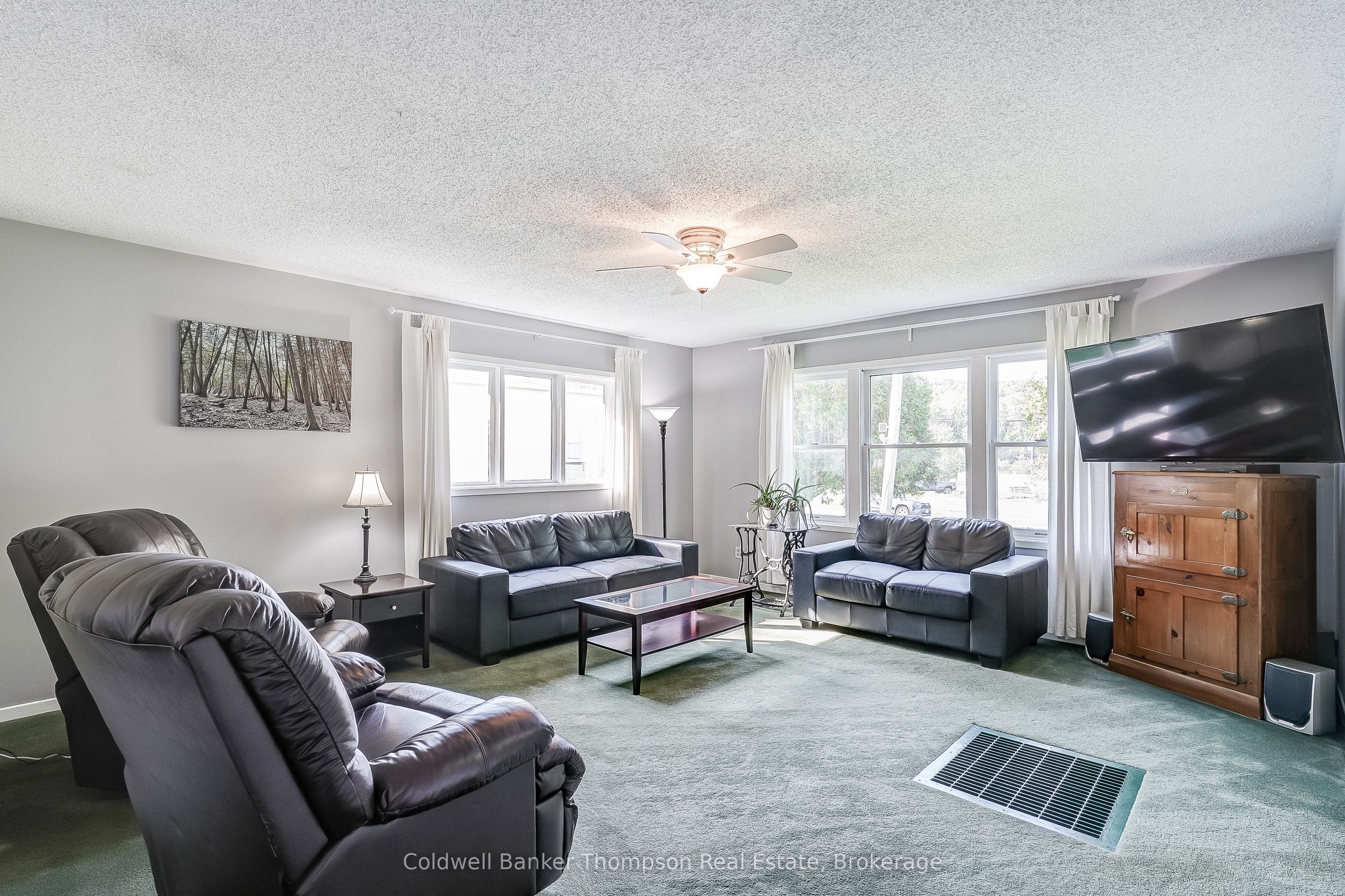 949 Raymond Road, Muskoka Lakes, ON P0B 1M0 photo 5