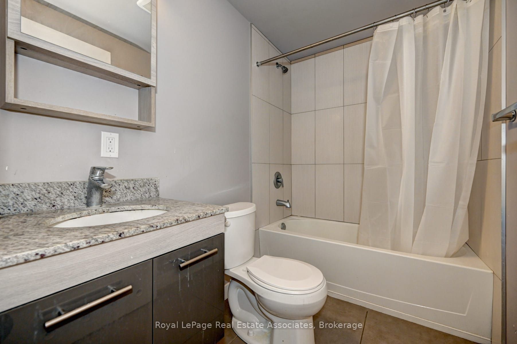 250 Albert Street 319, Waterloo, ON N2L 0H5 photo 5