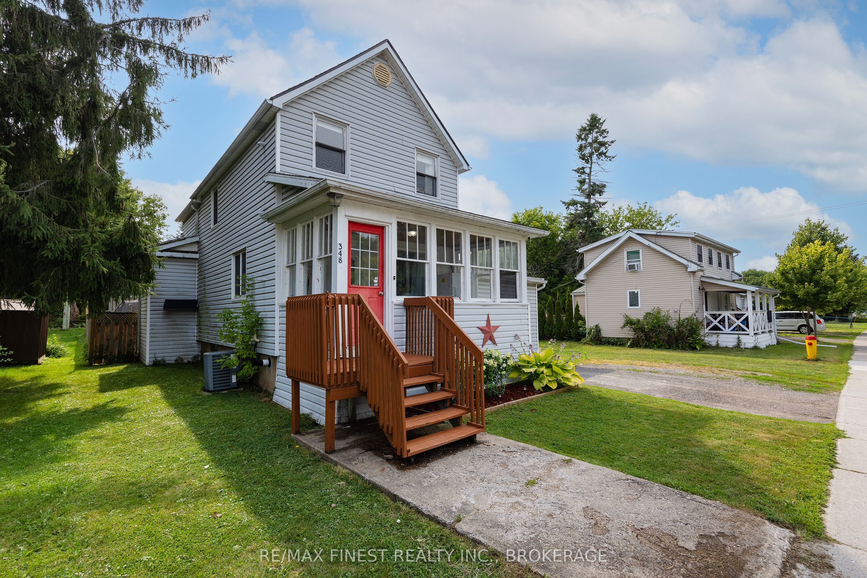 348 Charles Street N, Gananoque, ON K7G 1V4 photo 4