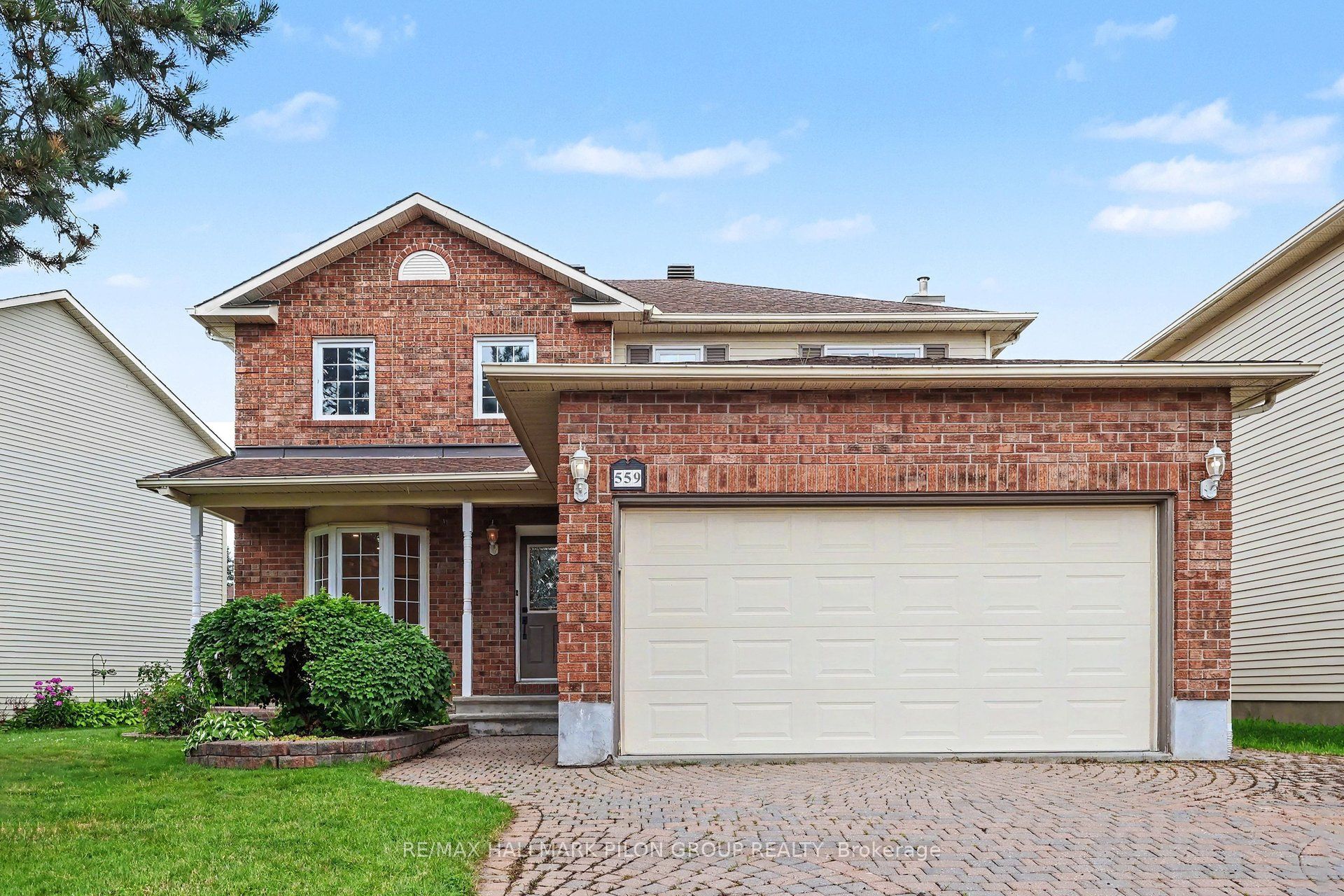 559 Arc-En-Ciel Street, Orleans - Cumberland and Area, ON K4A 3J1 photo 2