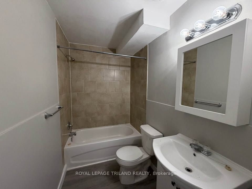 1566 Allen Place 1, London East, ON N5W 2V8 photo 3