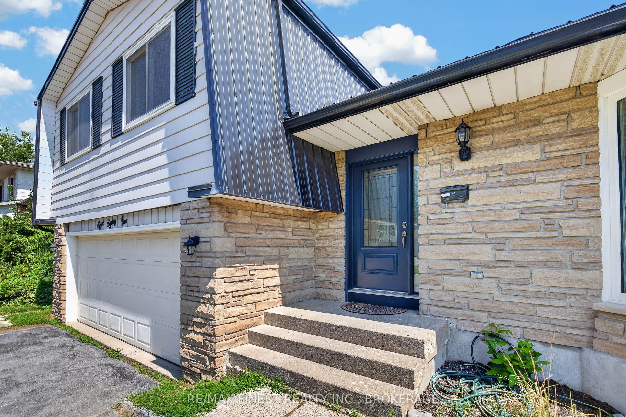 881 Ludgate Crescent, Kingston, ON K7M 6C7 photo 3