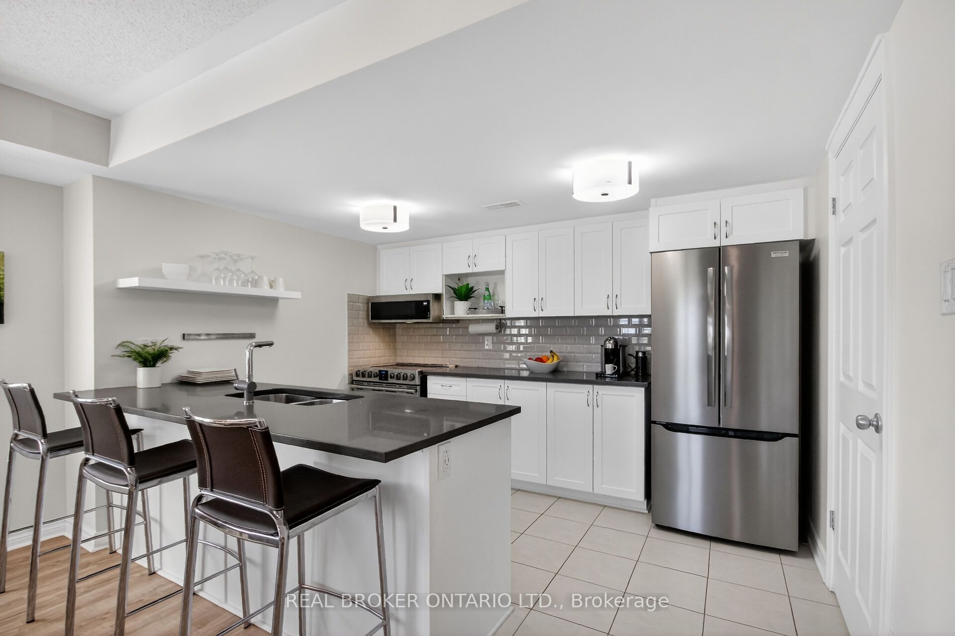 701 B Sue Holloway Drive 33, Barrhaven, ON K2J 5R6 photo 5