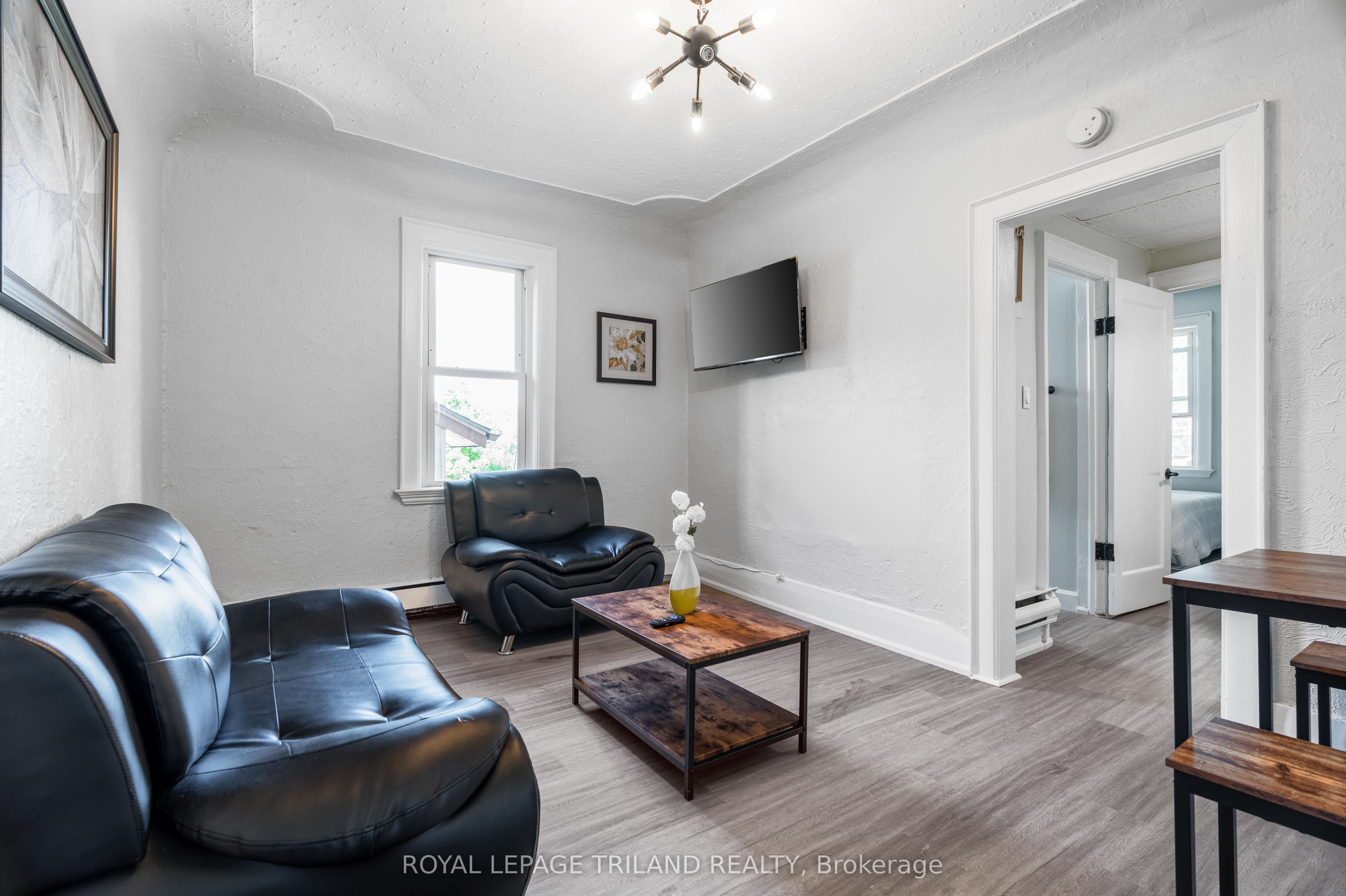 425 Mckenzie Avenue 8, London South, ON N6C 1V5