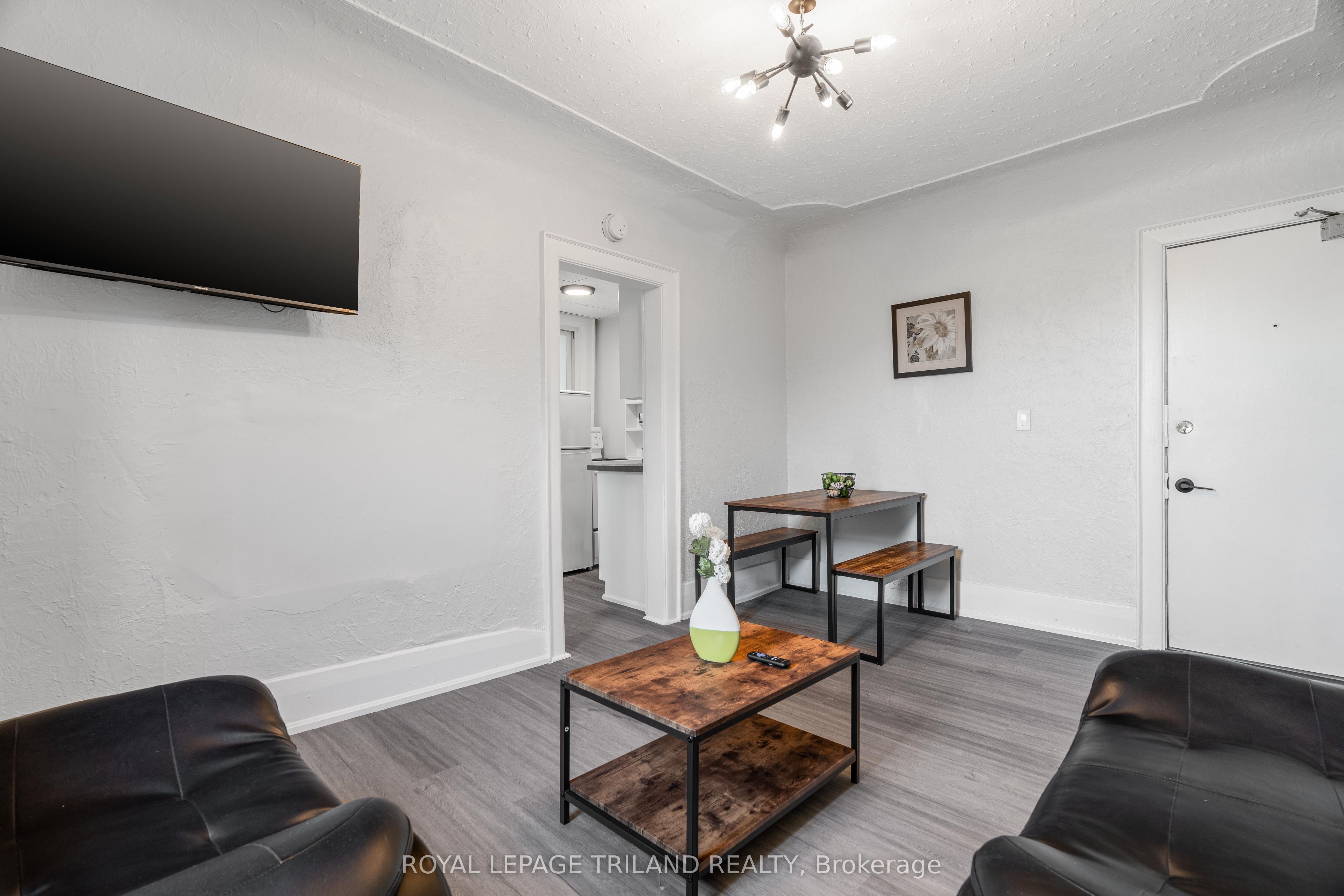 425 Mckenzie Avenue 8, London South, ON N6C 1V5 photo 2