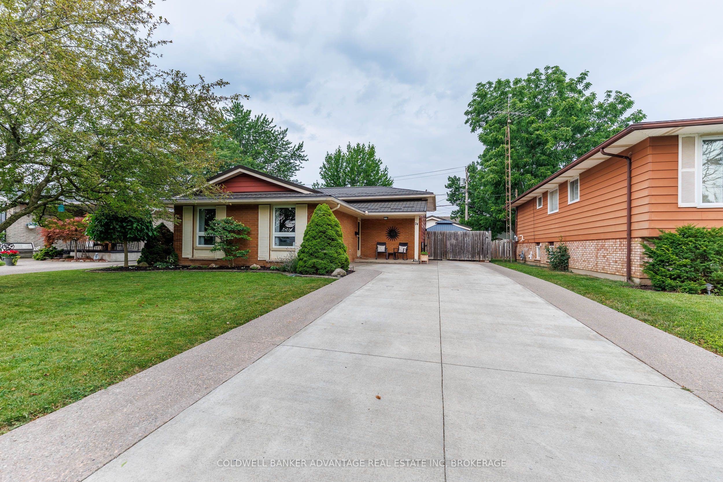 74 Pinehurst Drive, Welland, ON L3C 3J1