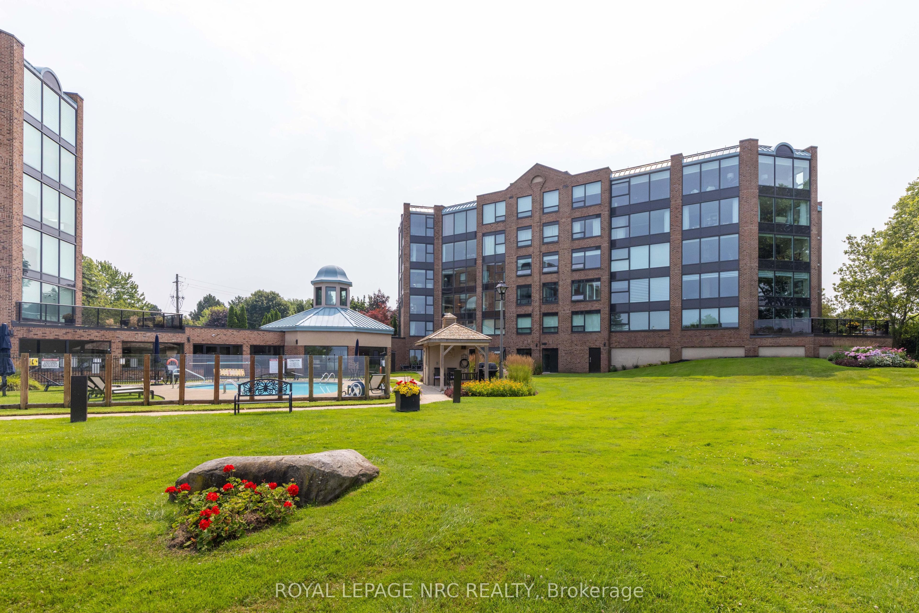 701 Geneva Street 2203, St. Catharines, ON L2N 7H9 photo 2