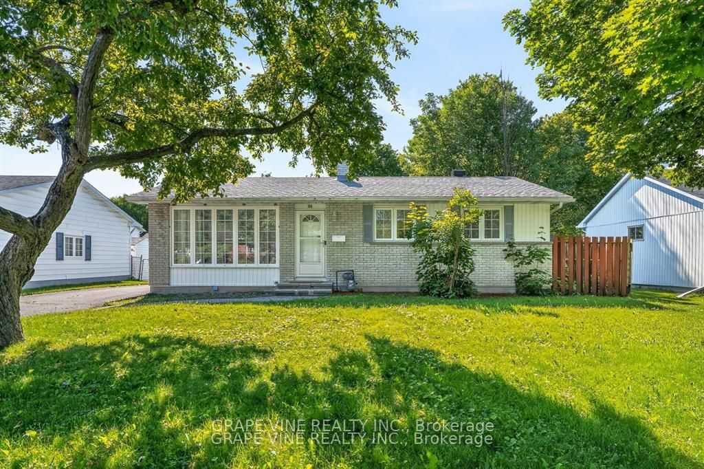 104 Oriole Avenue, Kanata, ON K2L 1E7