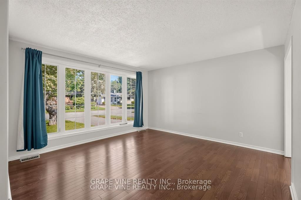 104 Oriole Avenue, Kanata, ON K2L 1E7 photo 5