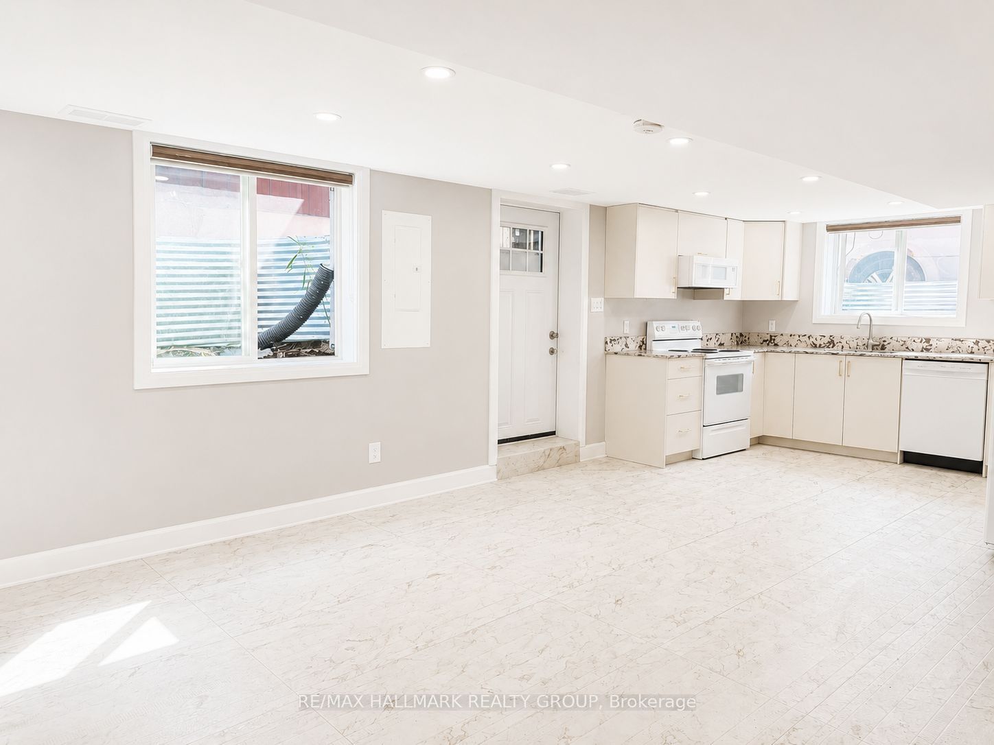 735 Borthwick Avenue, Overbrook - Castleheights and Area, ON K1K 2M3 photo 2