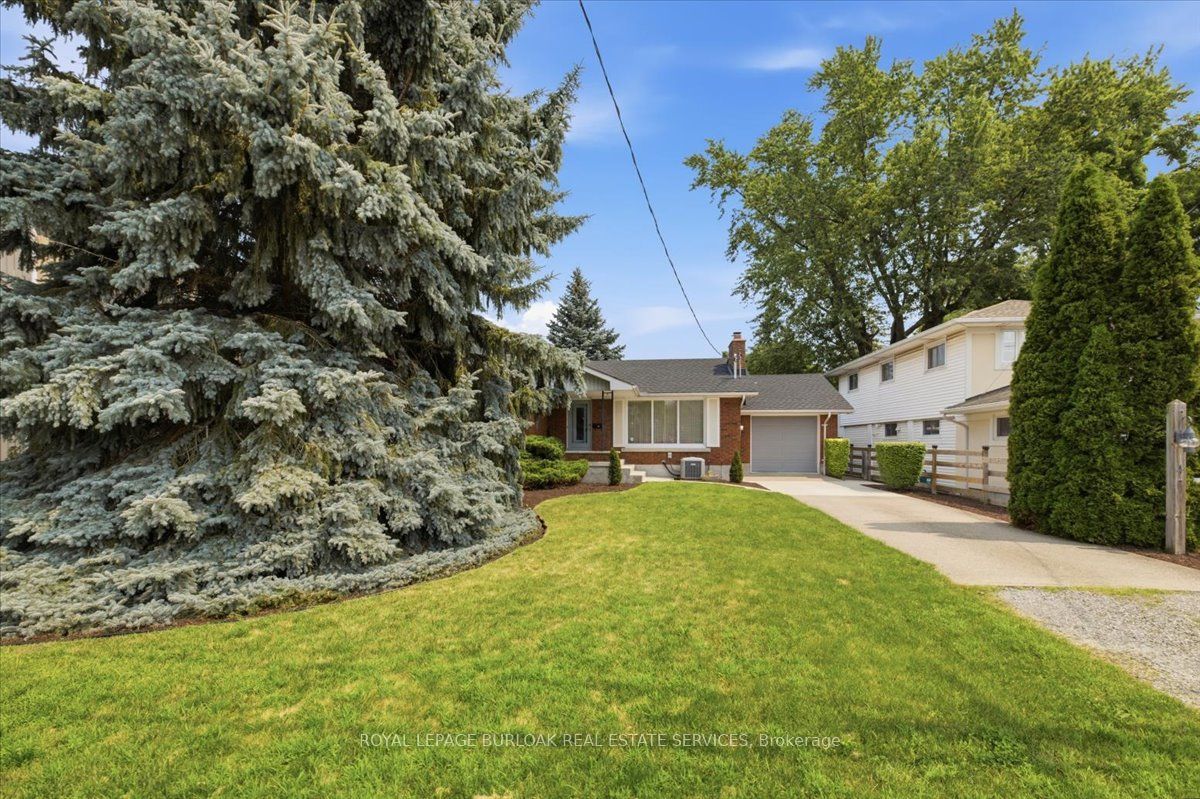 4 Corbett Avenue, St. Catharines, ON L2M 5M4