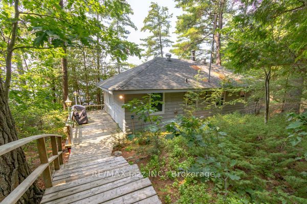 1022 Two Dogs Lane, Algonquin Highlands, ON K0M 1J2 photo 4