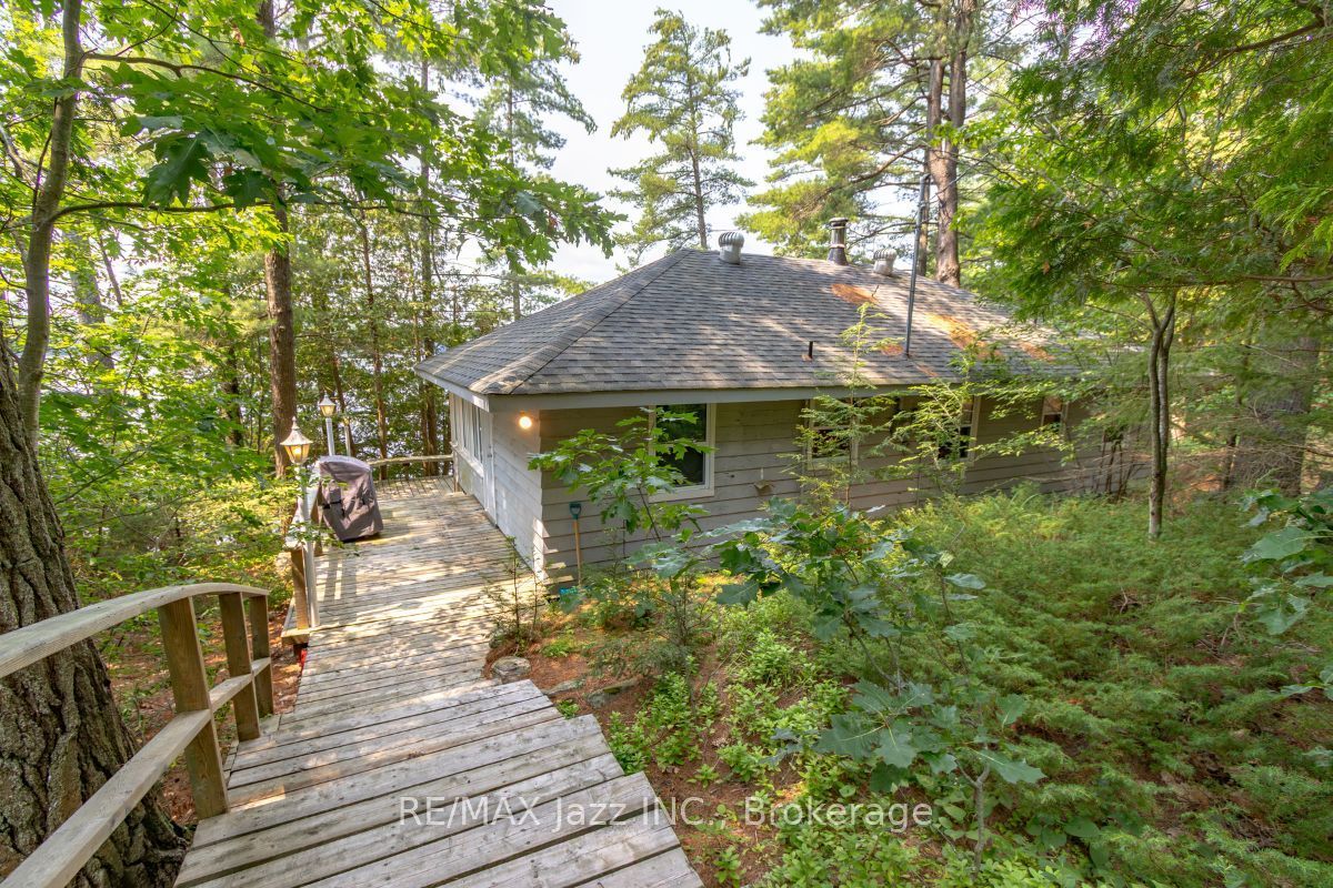 1022 Two Dogs Lane, Algonquin Highlands, ON K0M 1J2 photo 5