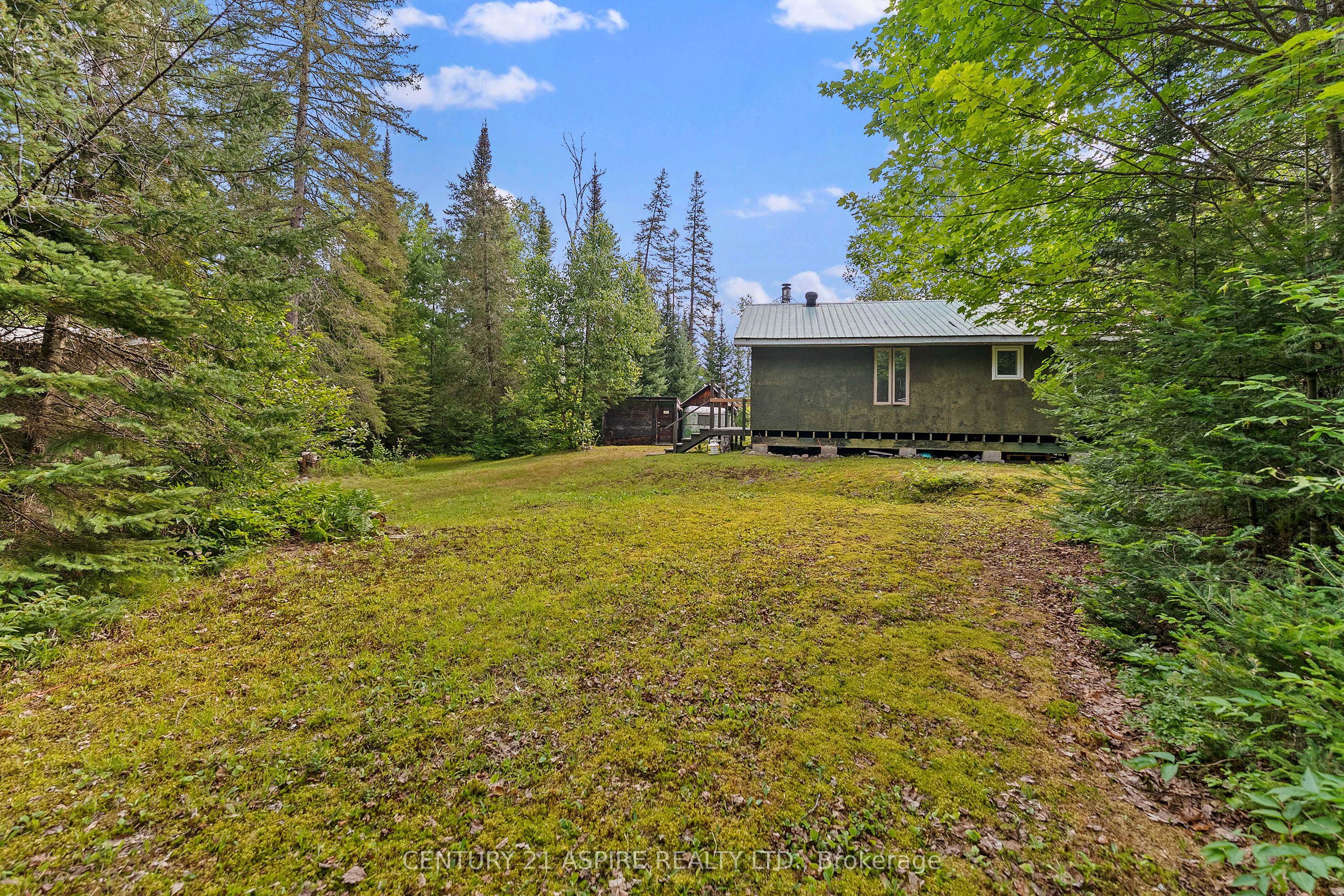 1953 Little Papineau Lake Road, Hastings Highlands, ON K0L 2R0 photo 5