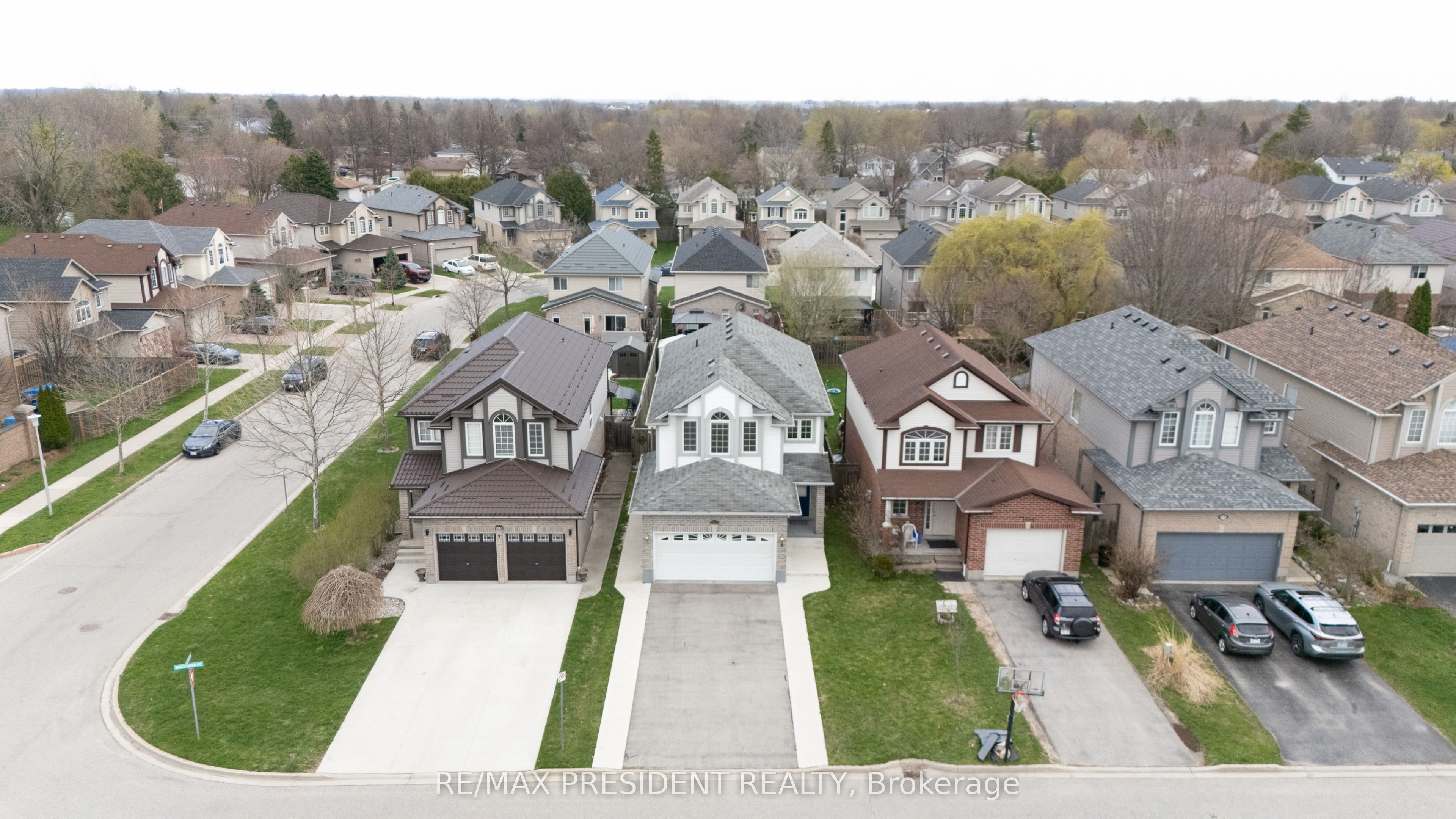 1565 Mickleborough Court, London North, ON N6G 5R6 photo 3