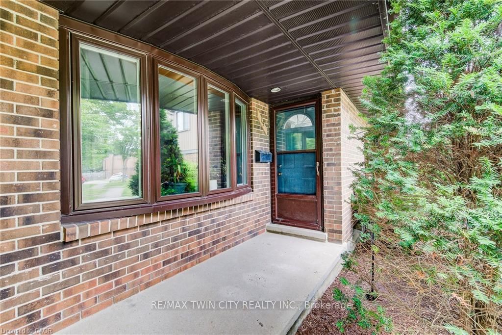 285 SANDOWNE Drive 15, Waterloo, ON N2K 2C1 photo 3