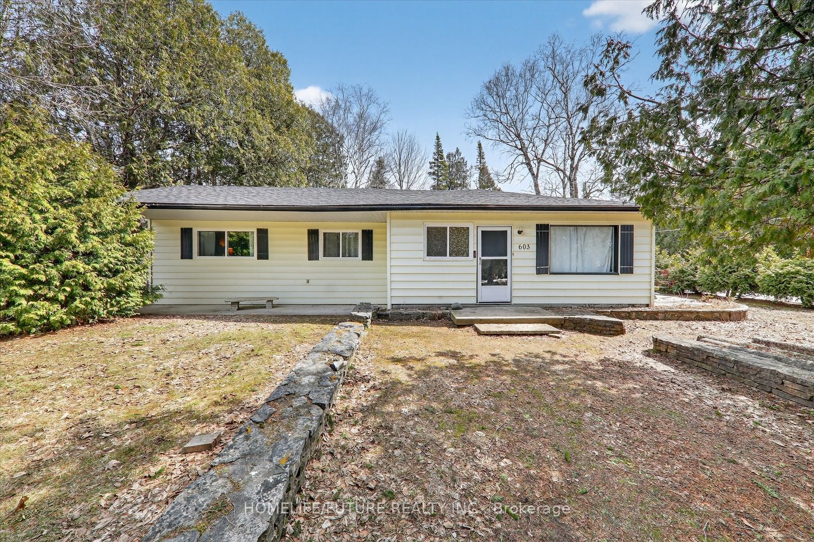 603 Third Avenue N, South Bruce Peninsula, ON N0H 2G0 photo 2