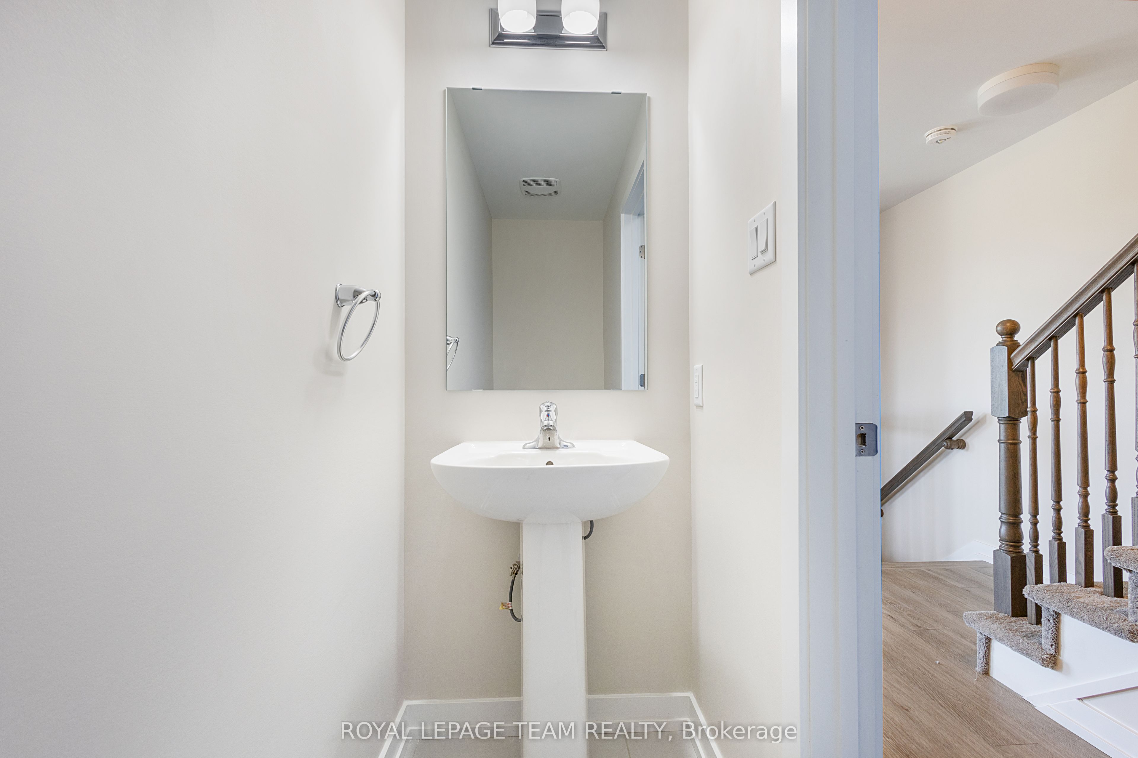 946 Chapman Mills Drive, Barrhaven, ON K2J 7P4 photo 4