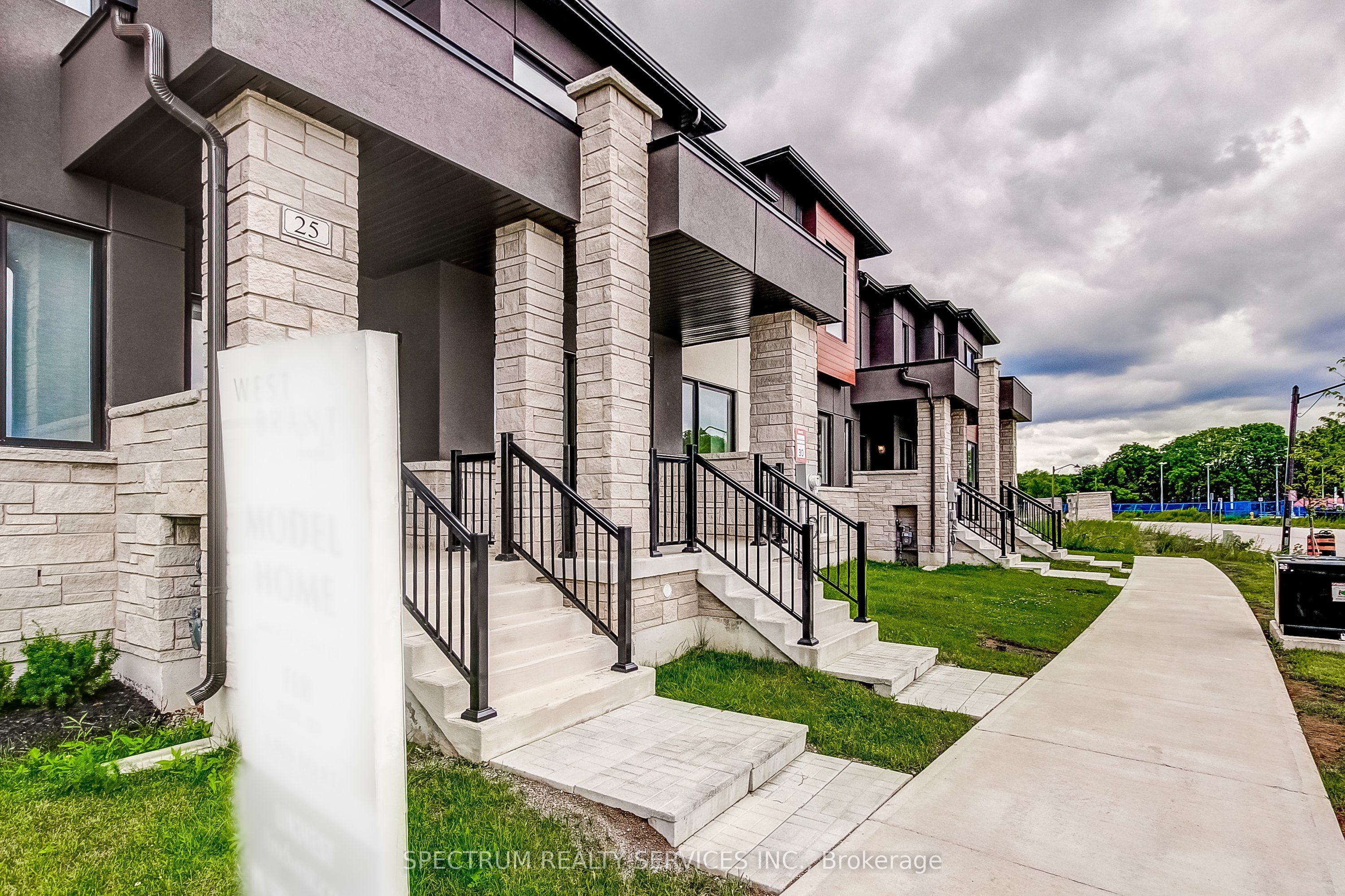 27 Strickland Avenue, Brant, ON N3T 0X7 photo 5