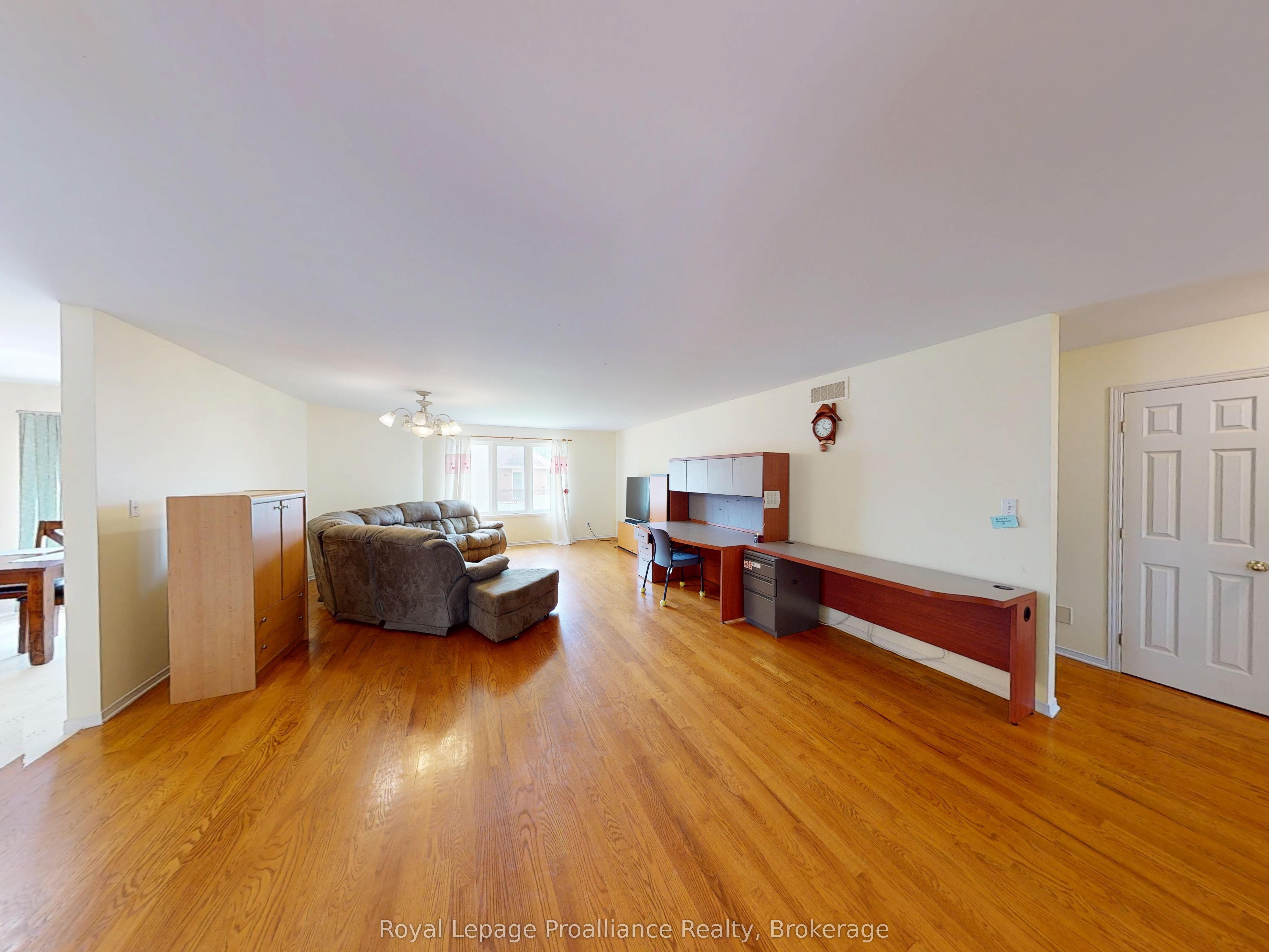 17 Sumac Terrace, Belleville, ON K8N 5X4 photo 2