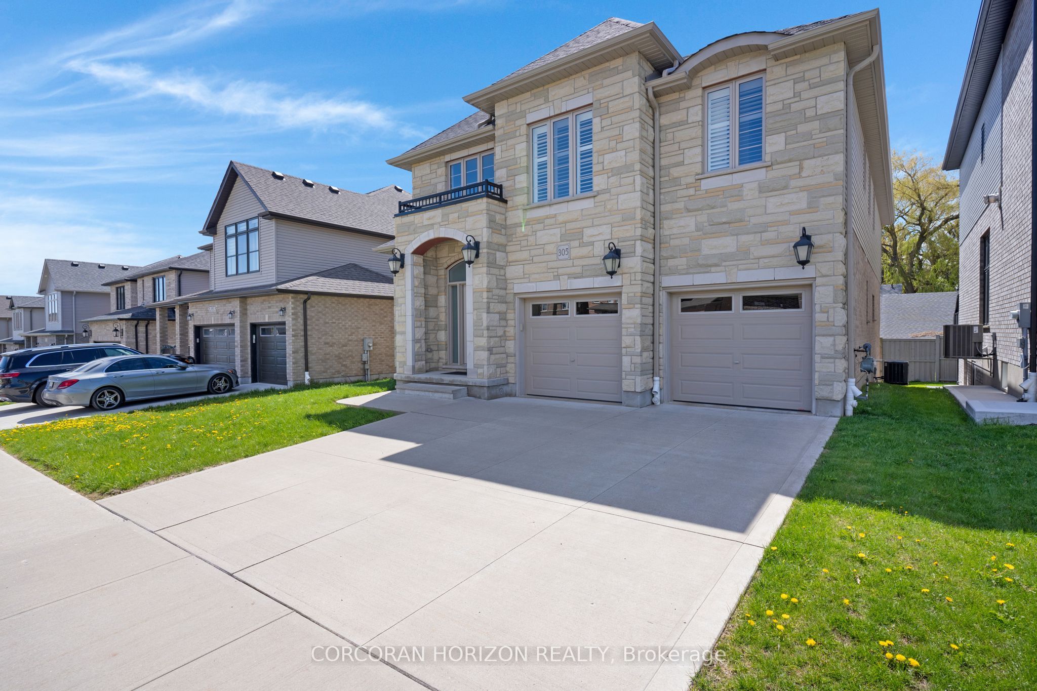 305 Blair Creek Drive, Kitchener, ON N2P 0G4 photo 2