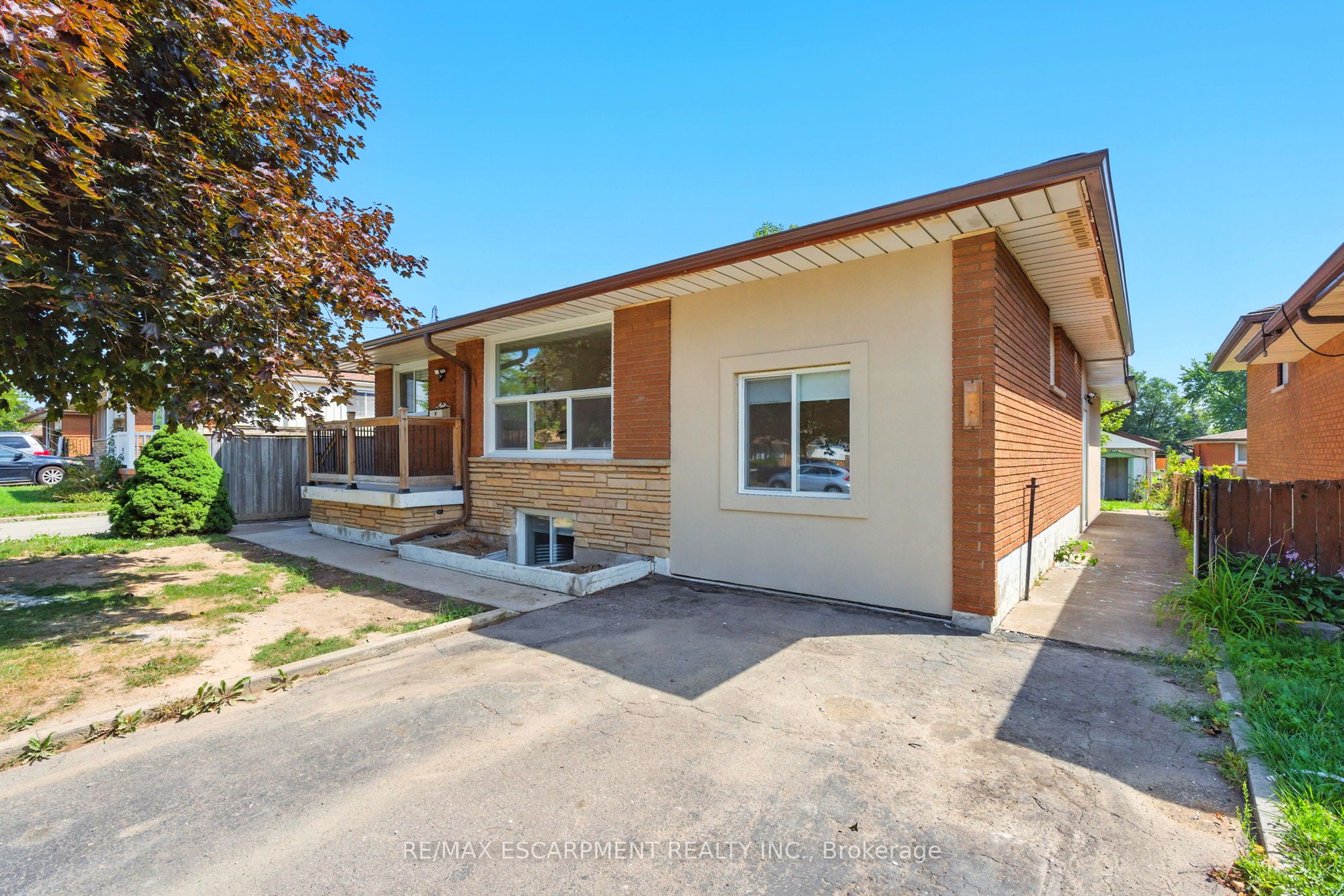 929 Upper Ottawa Street, Hamilton, ON L8T 3V6 photo 2