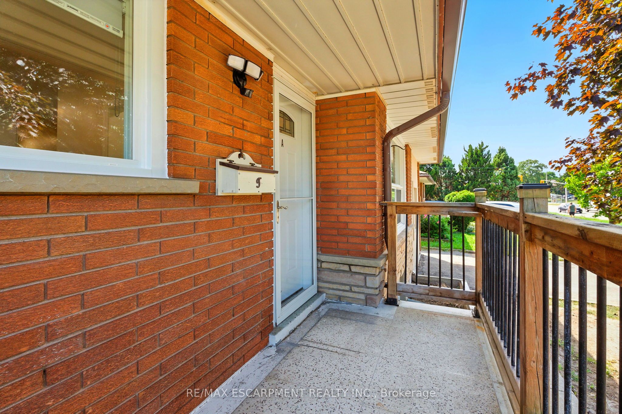 929 Upper Ottawa Street, Hamilton, ON L8T 3V6 photo 3