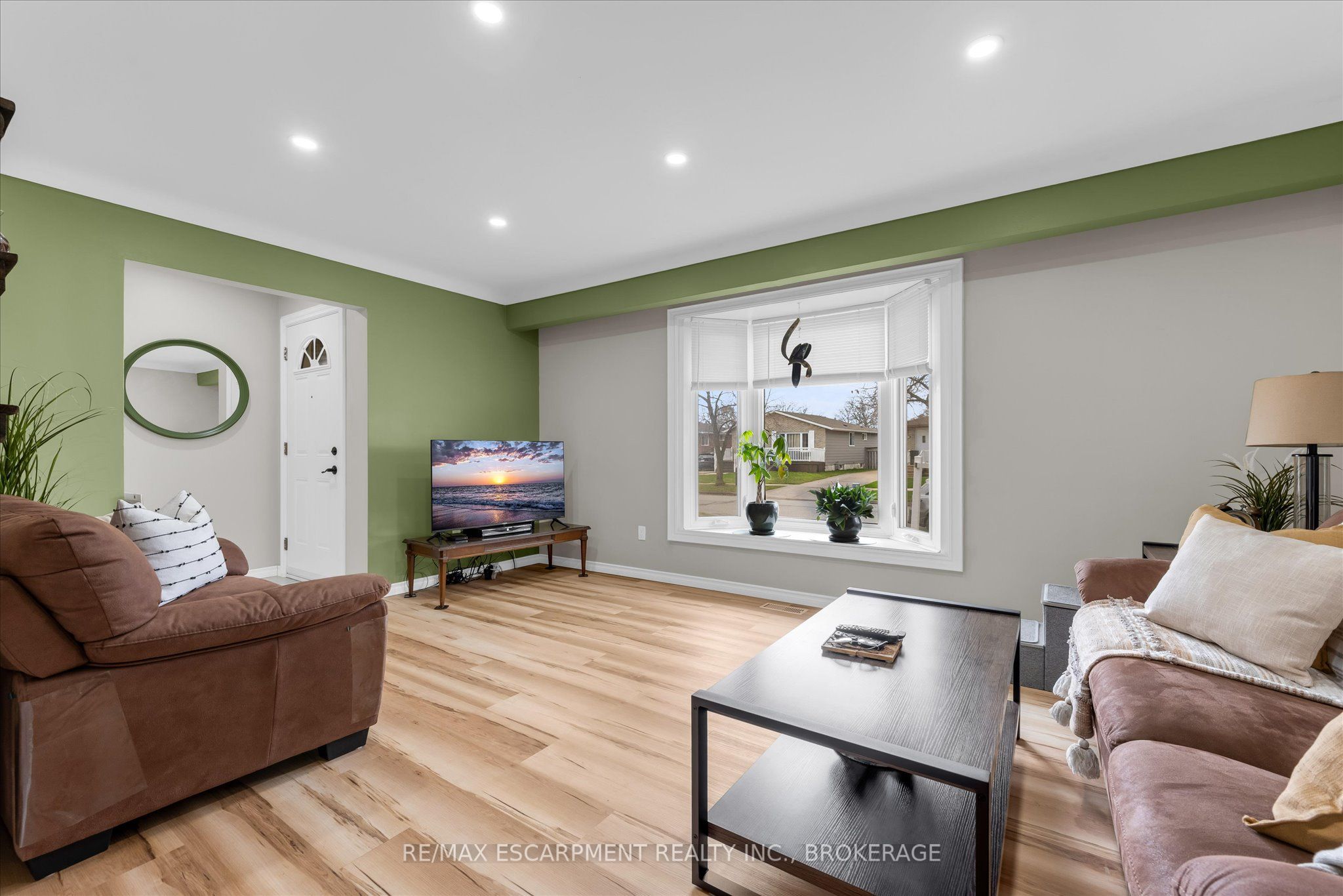 7506 Jubilee Drive, Niagara Falls, ON L2G 7J5 photo 4