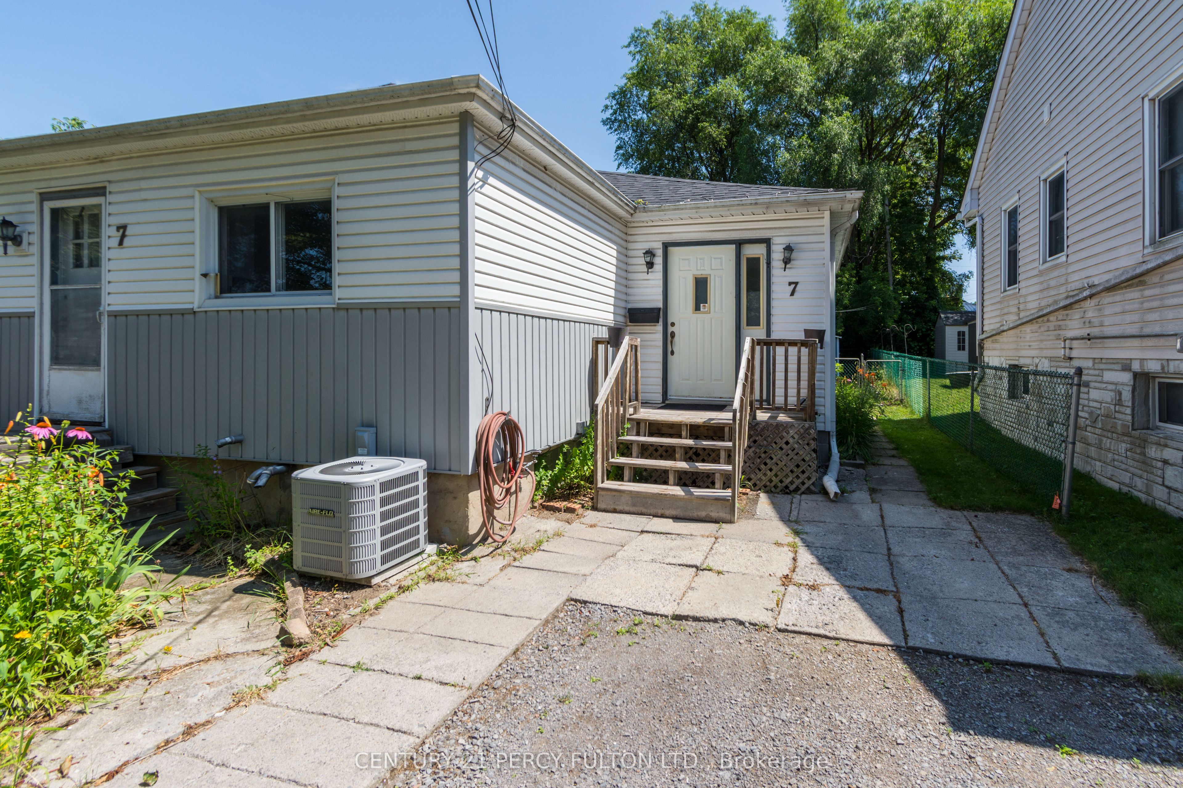 7 Valleyview Crescent, Belleville, ON K8P 3E9 photo 4