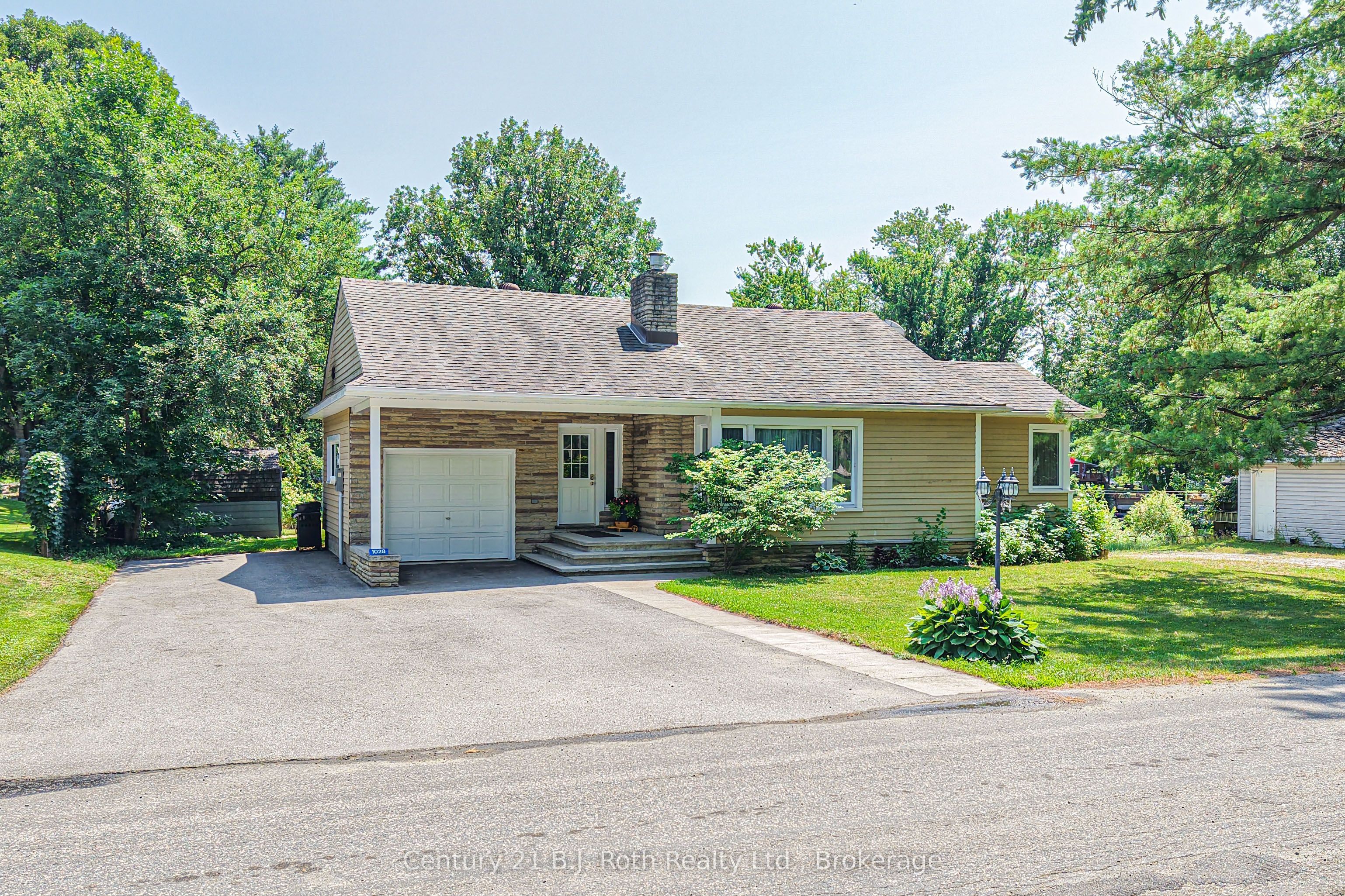 1028 Cowbell Lane, Gravenhurst, ON P0E 1N0 photo 2