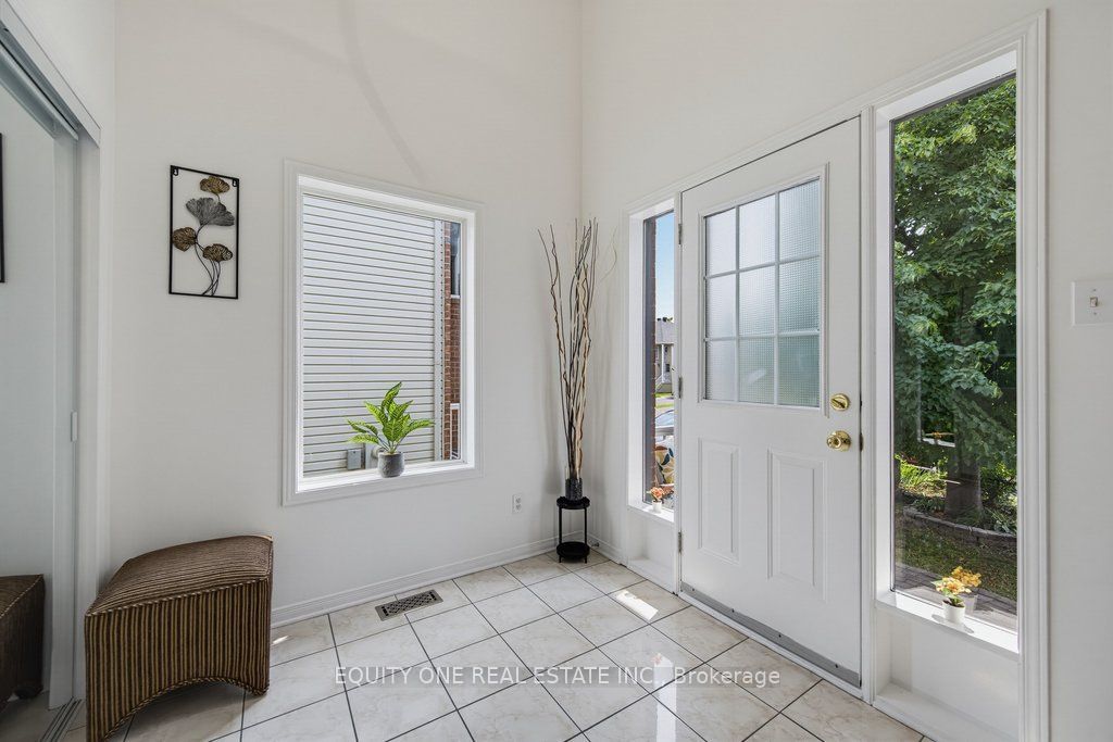 143 Castle Glen Crescent, Kanata, ON K2L 4G9 photo 5