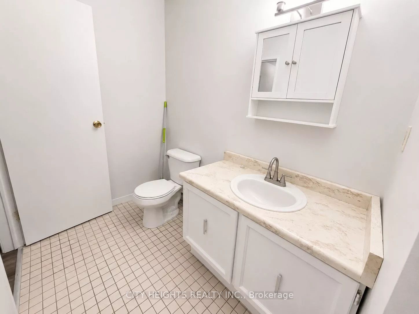 1102 Langlois Avenue, Windsor, ON N9A 2H5 photo 2