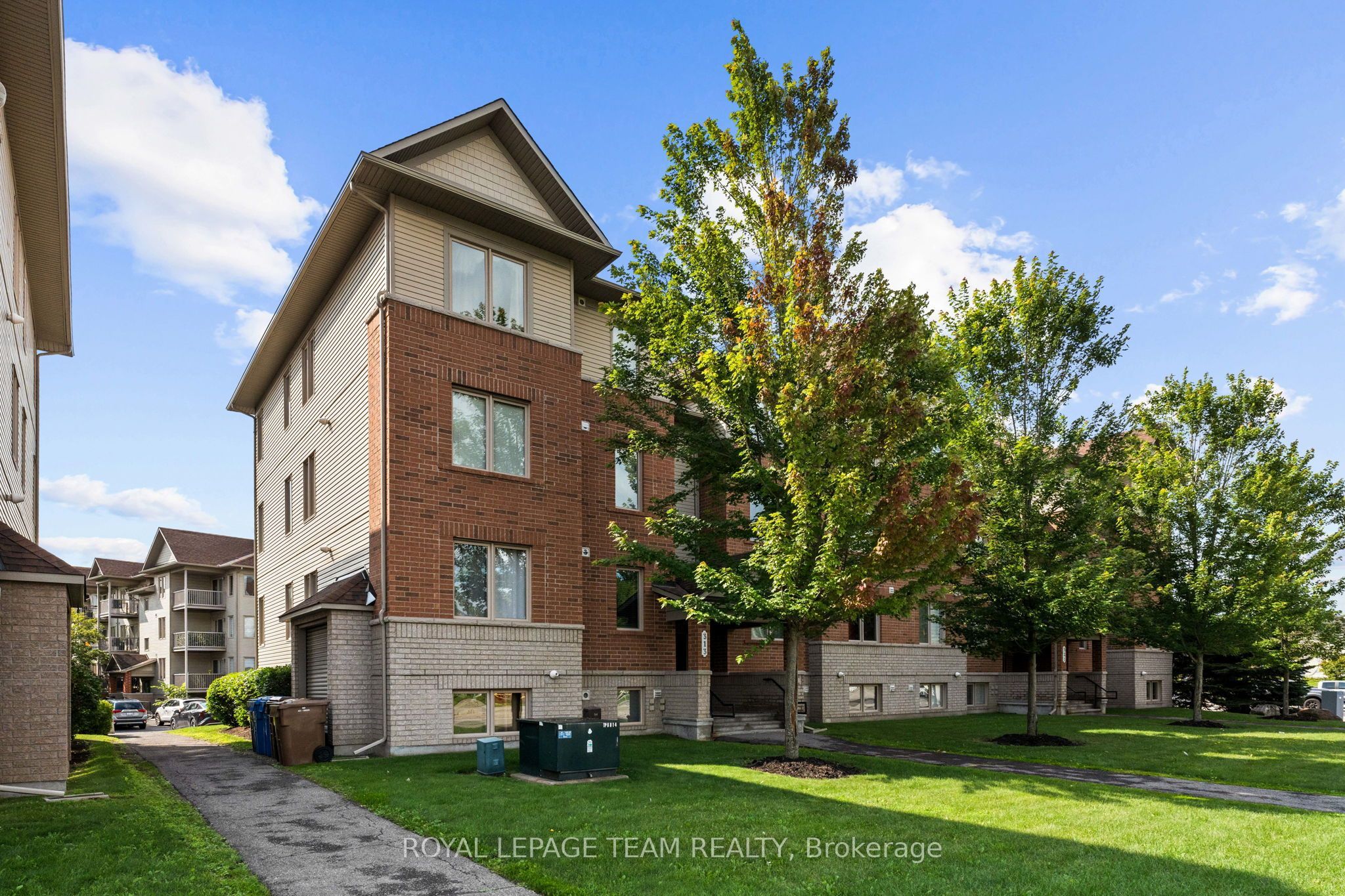 313 Cresthaven Drive 2, Barrhaven, ON K2G 4R5 photo 3
