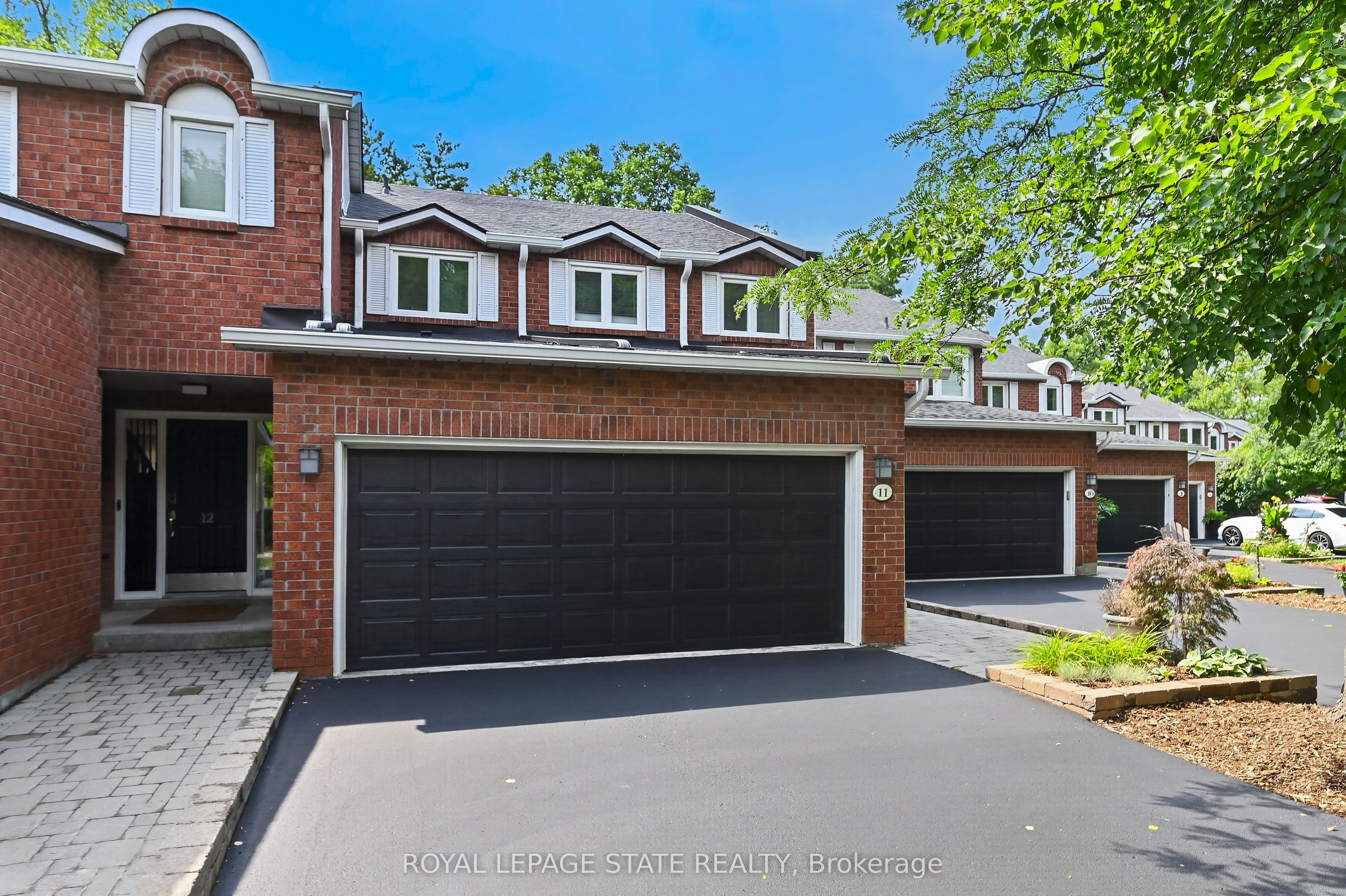151 Mcniven Road 11, Hamilton, ON L9G 4S7