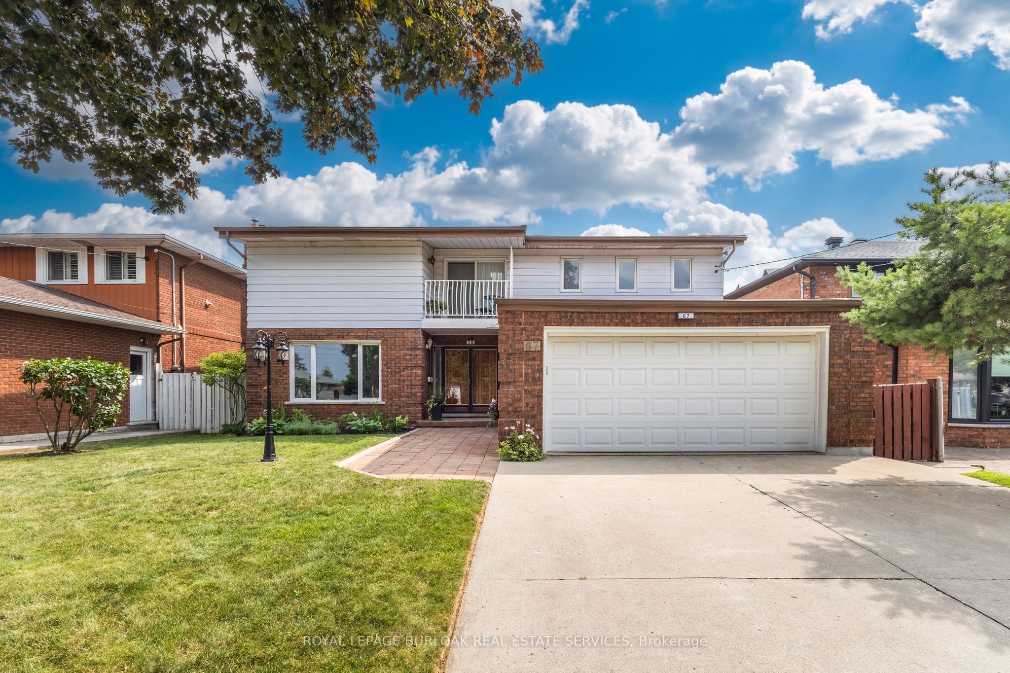 87 Regent Avenue, Hamilton, ON L9B 1T1